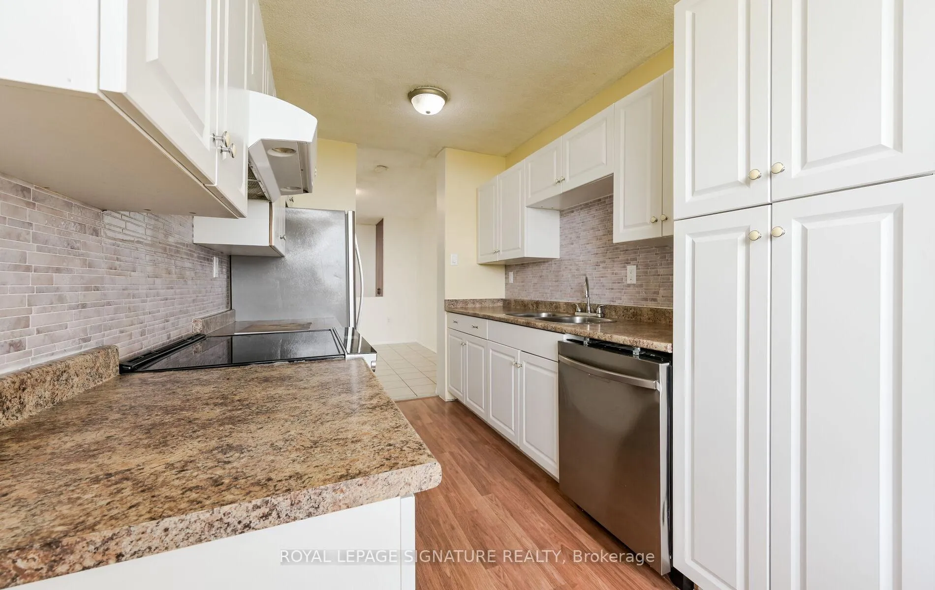 Photo 7 of Unit 801, 4 Kings Cross Road, Brampton, Queen Street Corridor — HOMEH