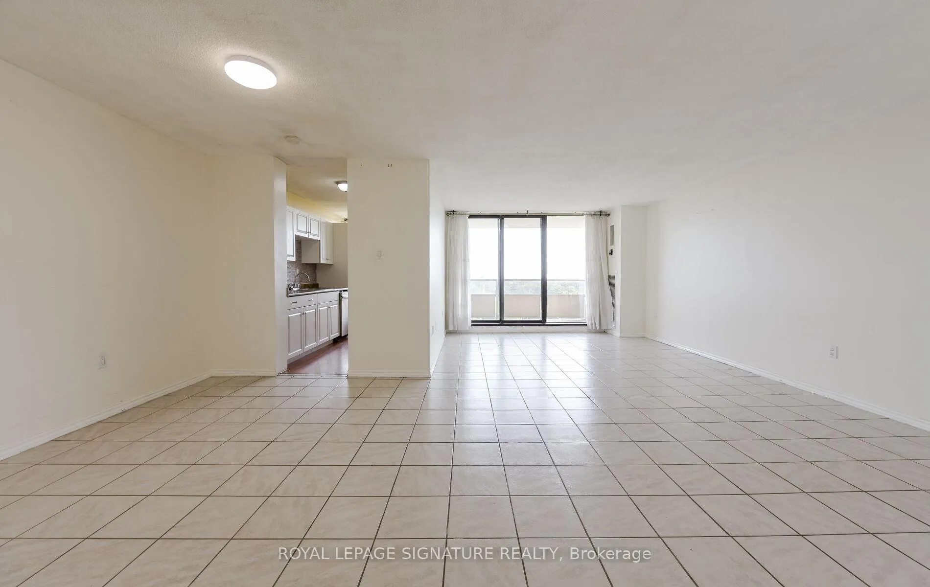 Photo 9 of Unit 801, 4 Kings Cross Road, Brampton, Queen Street Corridor — HOMEH