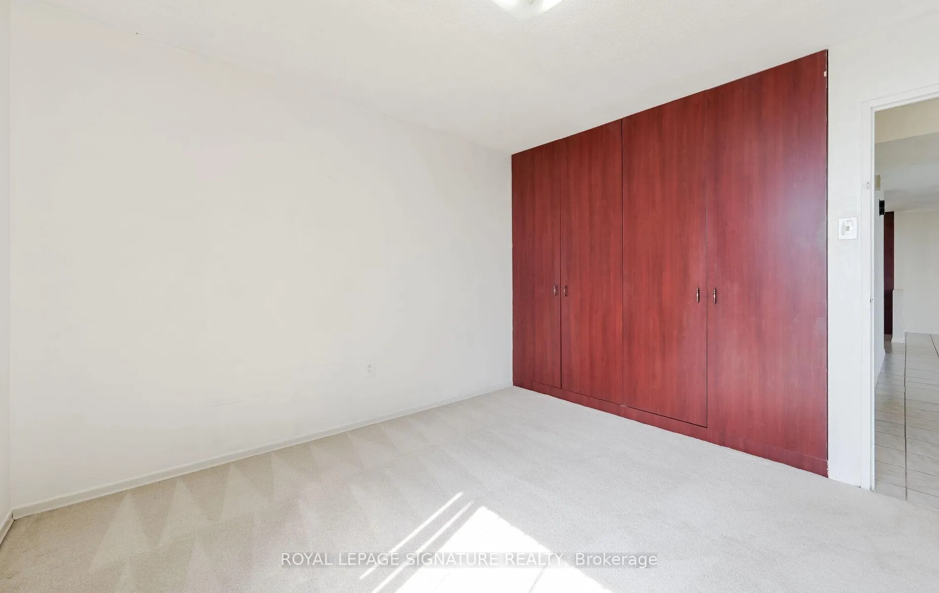 Photo 14 of Unit 801, 4 Kings Cross Road, Brampton, Queen Street Corridor — HOMEH