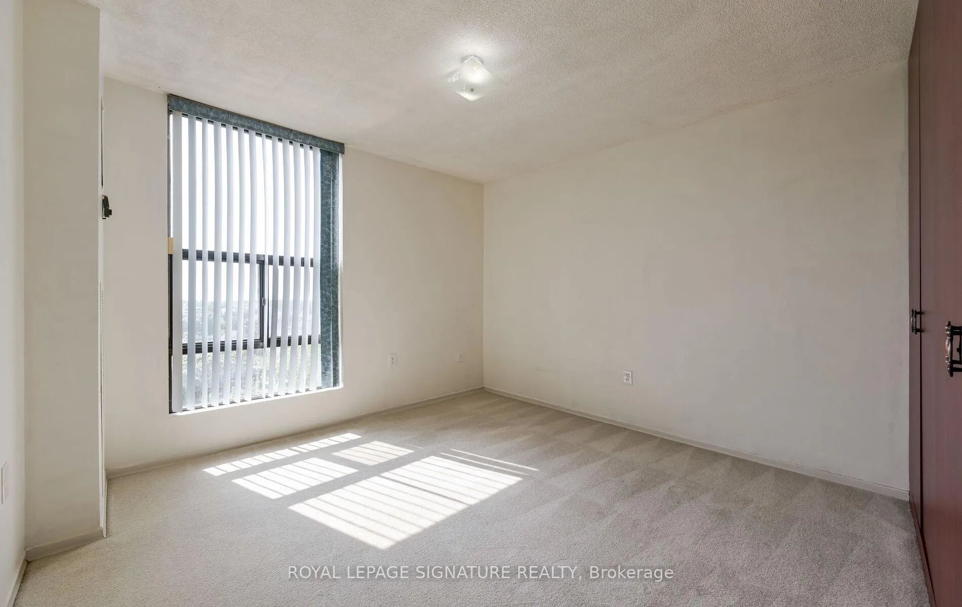 Photo 15 of Unit 801, 4 Kings Cross Road, Brampton, Queen Street Corridor — HOMEH
