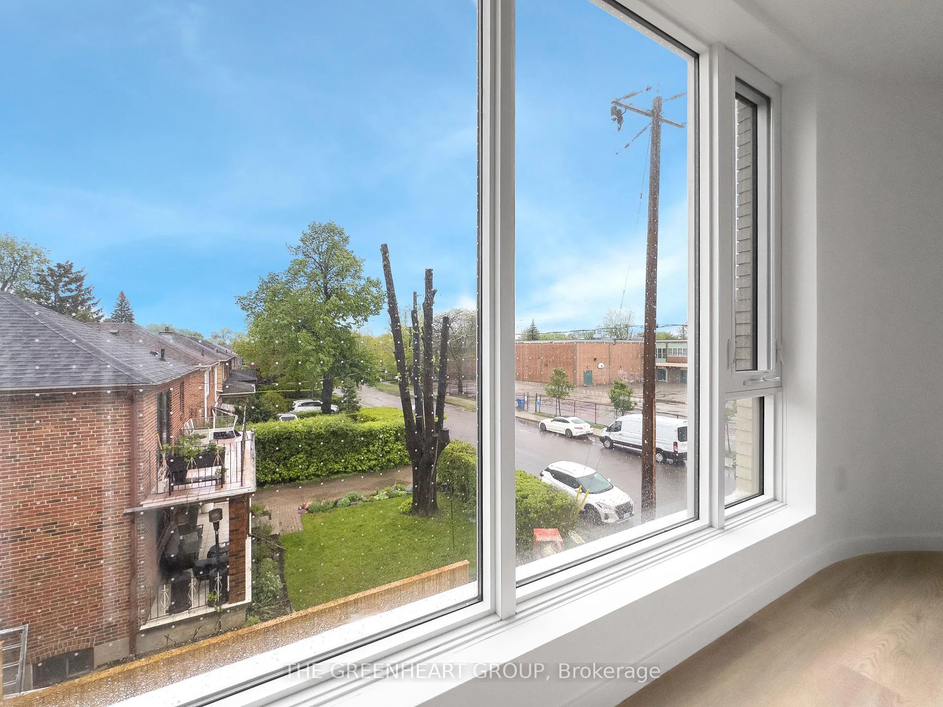 Photo 7 of Unit 208, 689 The Queensway, Etobicoke, Stonegate-Queensway — HOMEH
