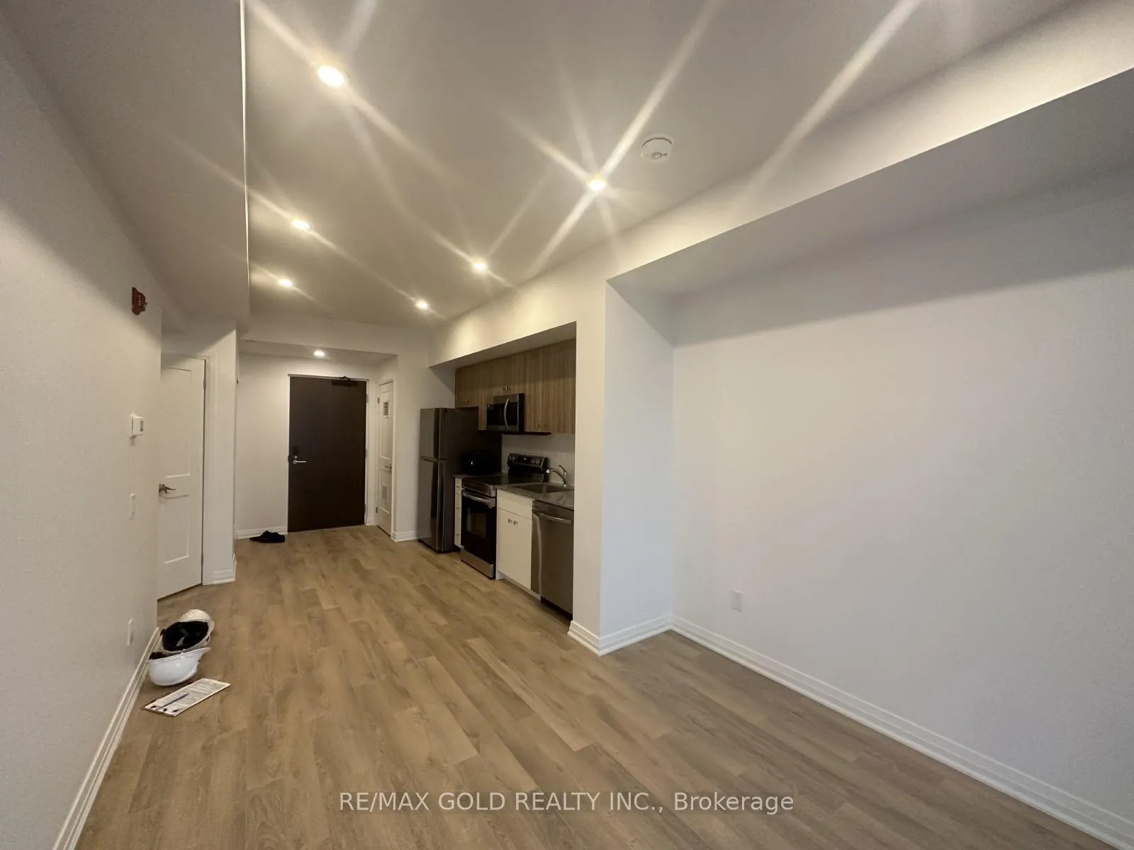 Photo 10 of Unit 511, 101 Golden Eagle Road, Waterloo, North Lakeshore — HOMEH