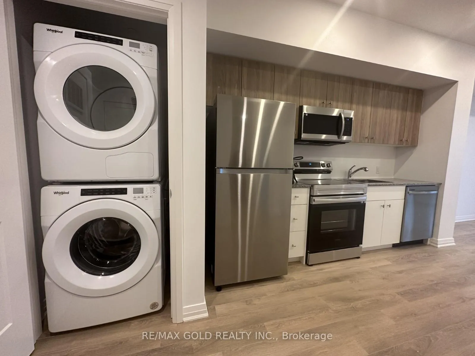 Photo 15 of Unit 511, 101 Golden Eagle Road, Waterloo, North Lakeshore — HOMEH
