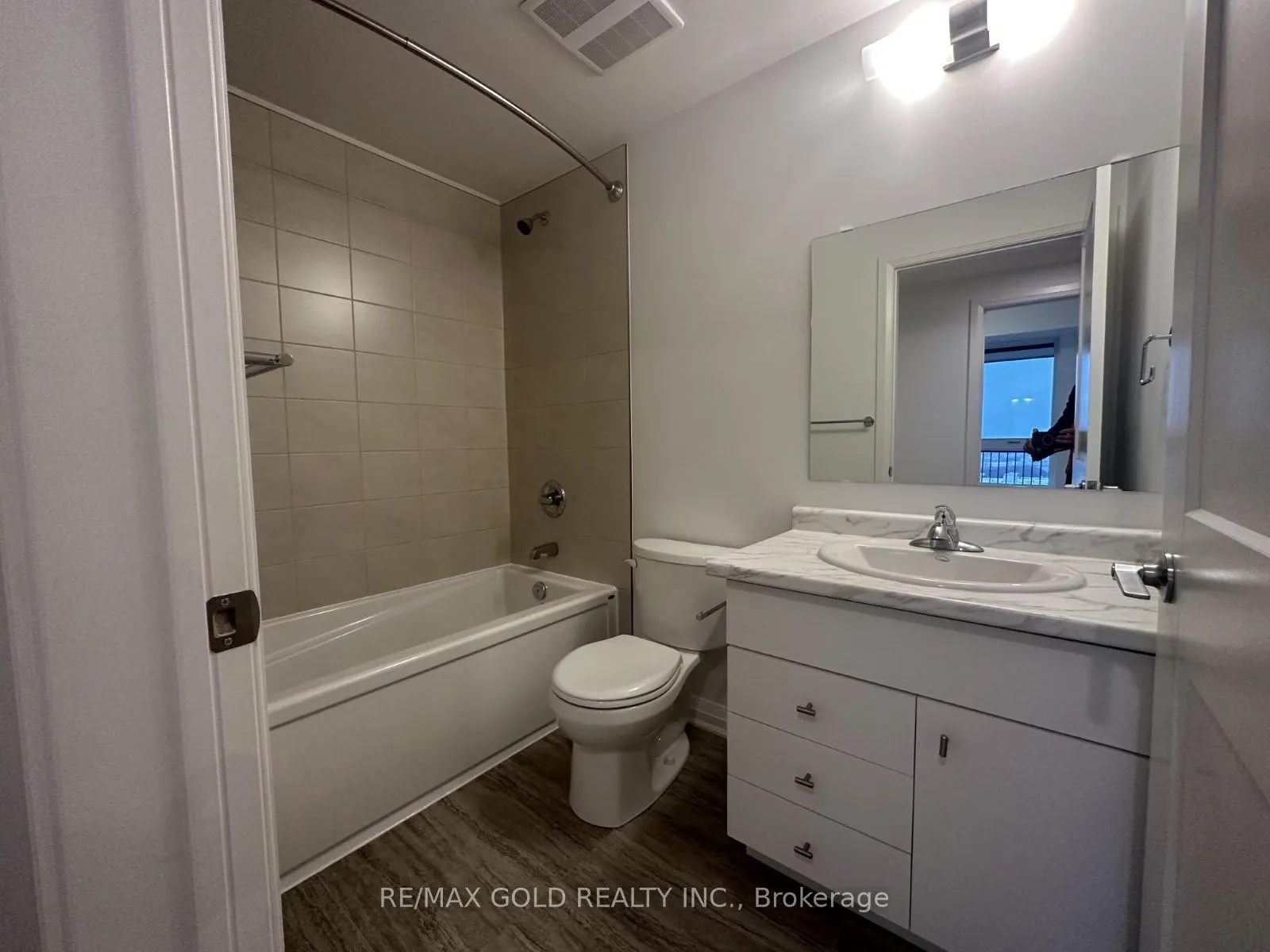 Photo 18 of Unit 511, 101 Golden Eagle Road, Waterloo, North Lakeshore — HOMEH