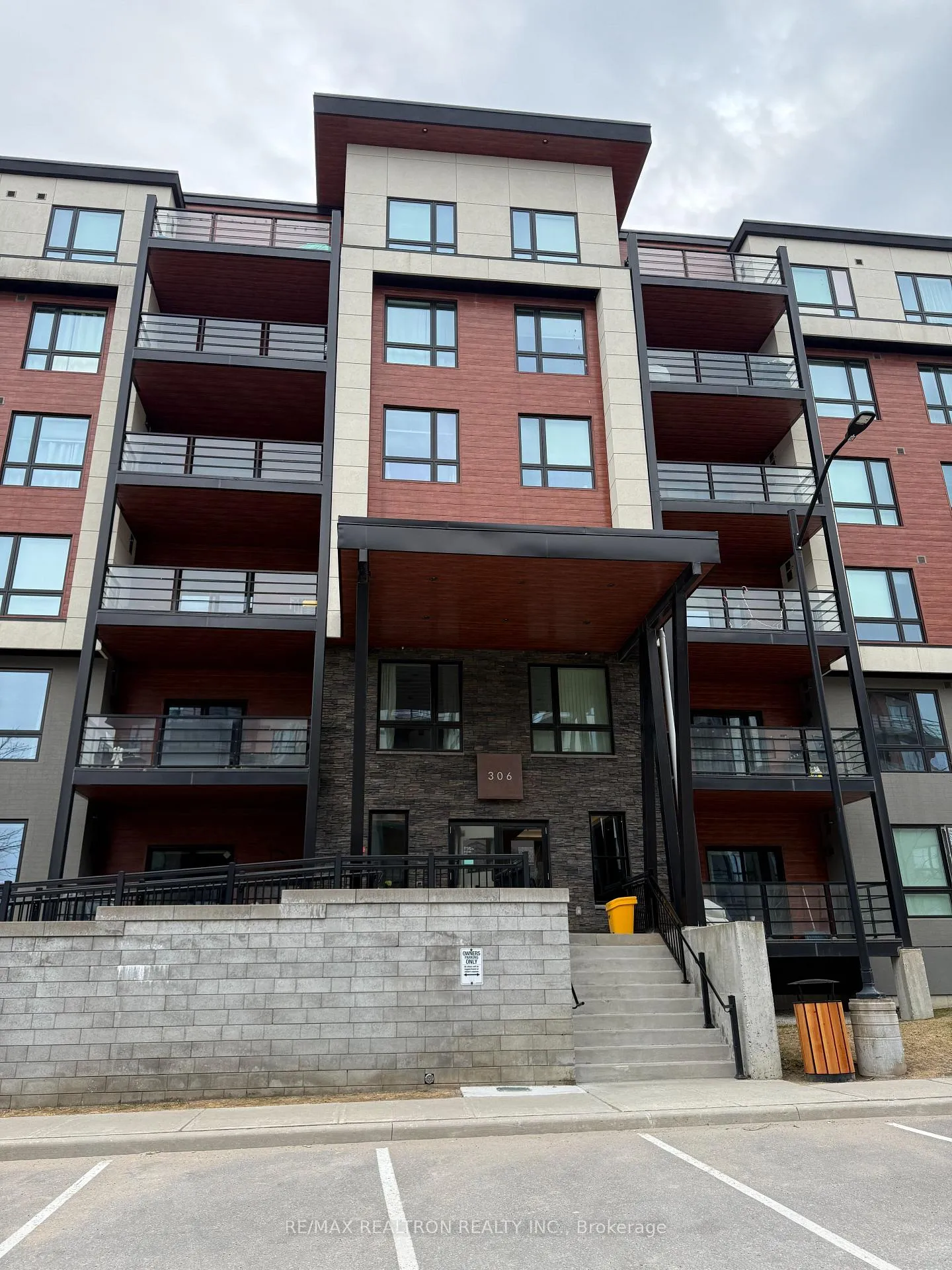 Photo 2 of Unit 512, 306 Essa Road, Barrie, 400 West — HOMEH
