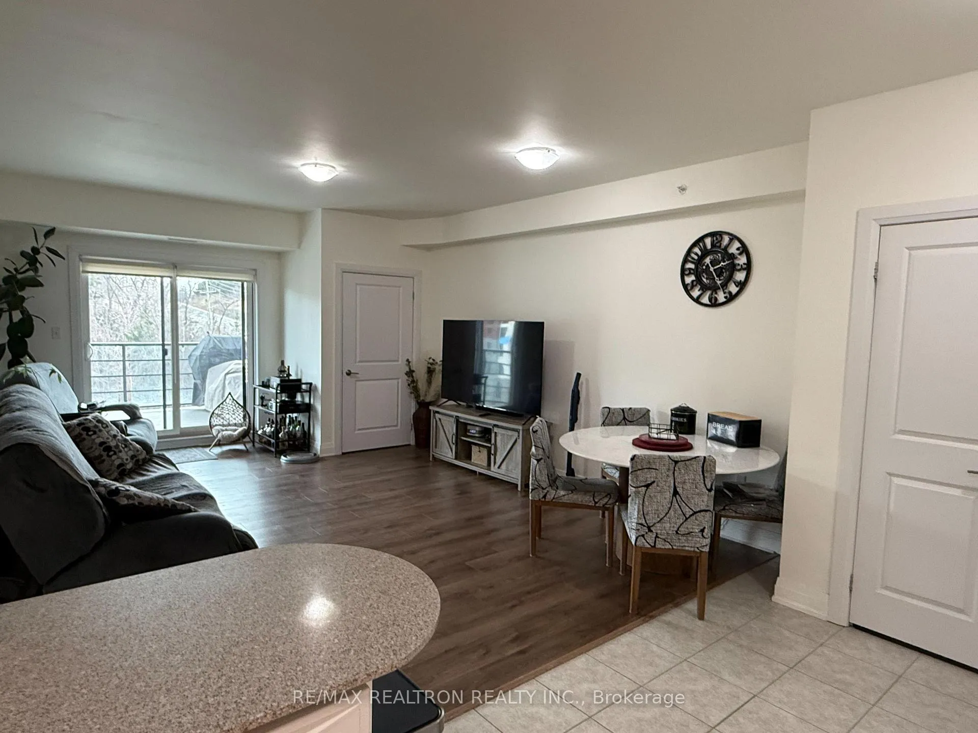 Photo 6 of Unit 512, 306 Essa Road, Barrie, 400 West — HOMEH