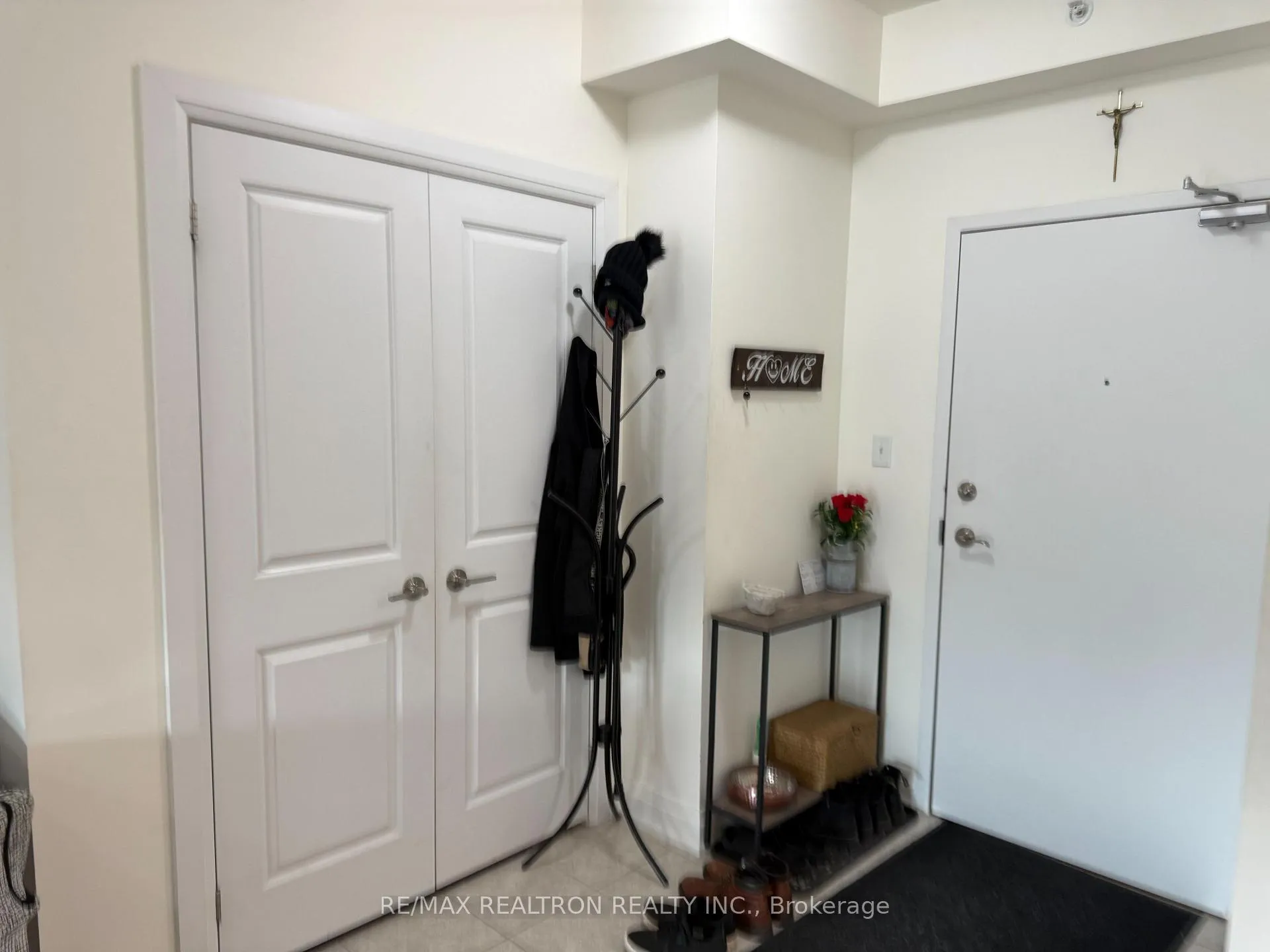 Photo 19 of Unit 512, 306 Essa Road, Barrie, 400 West — HOMEH