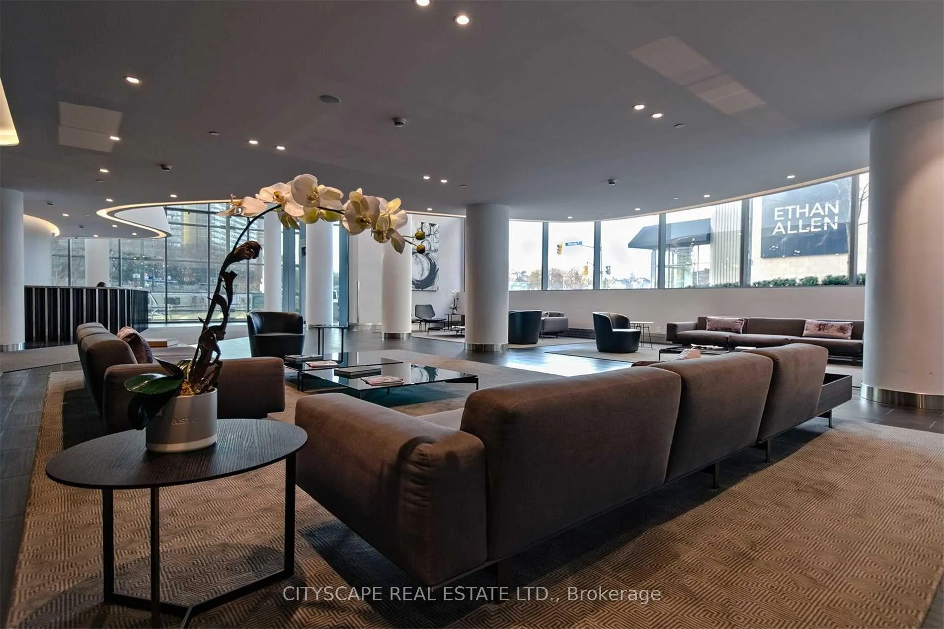 Photo 2 of Unit 1904, 1815 Yonge Street, Toronto, Mount Pleasant West — HOMEH