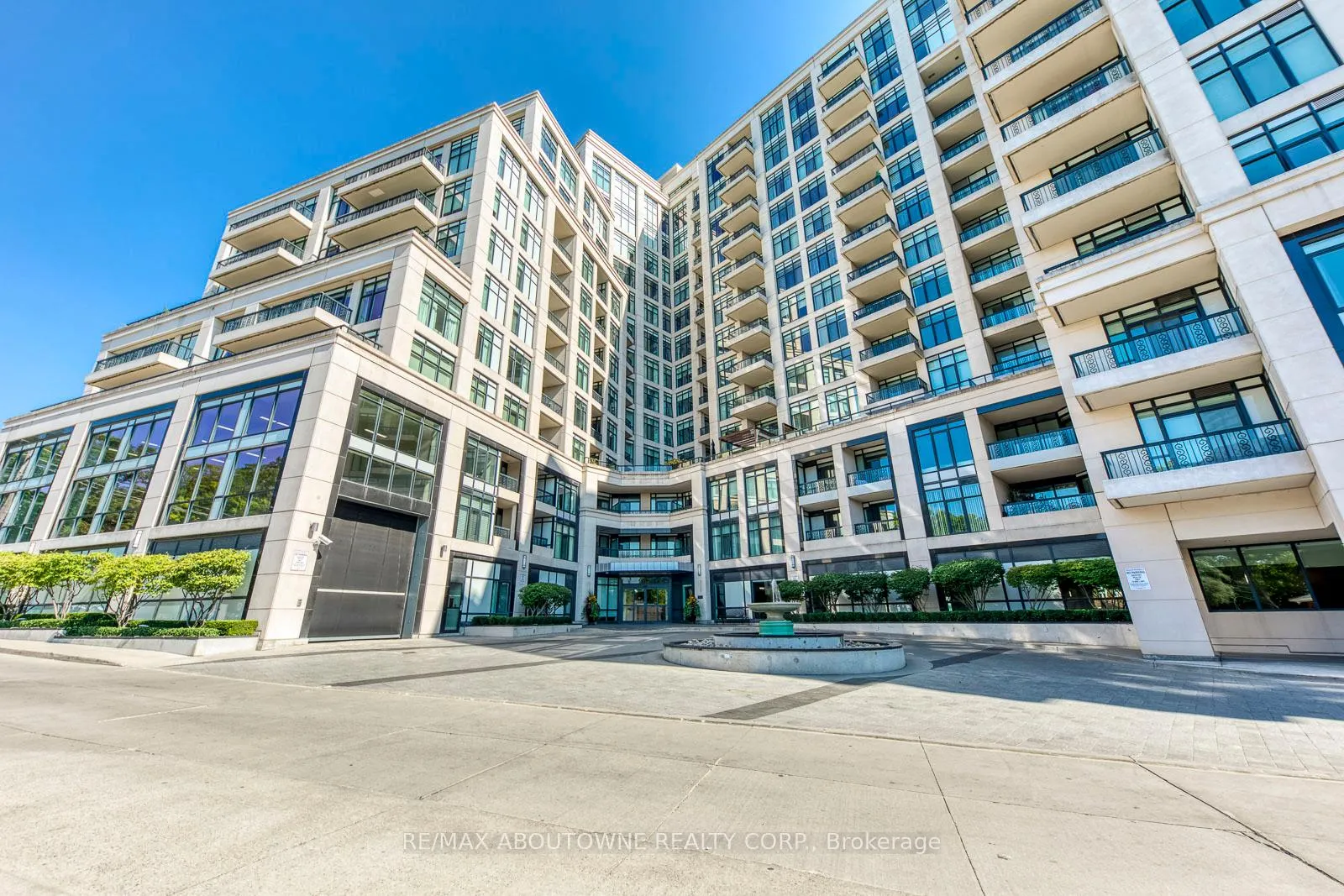 Photo 3 of Unit 629, 1 Old Mill Drive, Toronto, High Park-Swansea — HOMEH