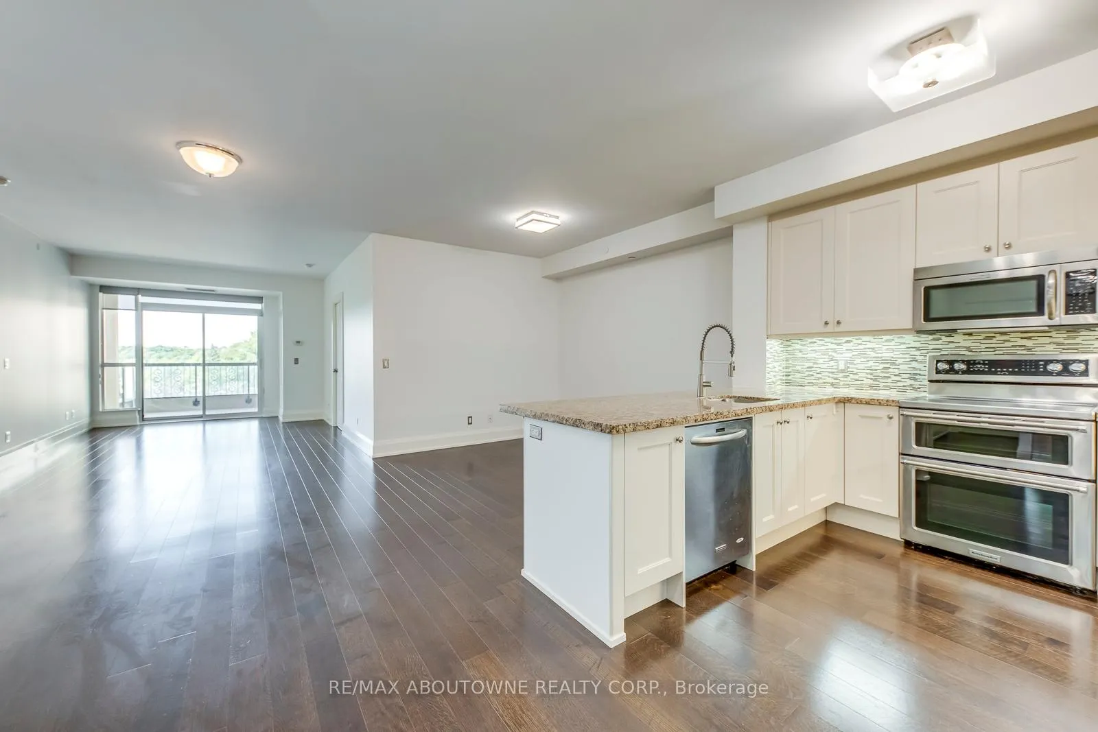 Photo 6 of Unit 629, 1 Old Mill Drive, Toronto, High Park-Swansea — HOMEH