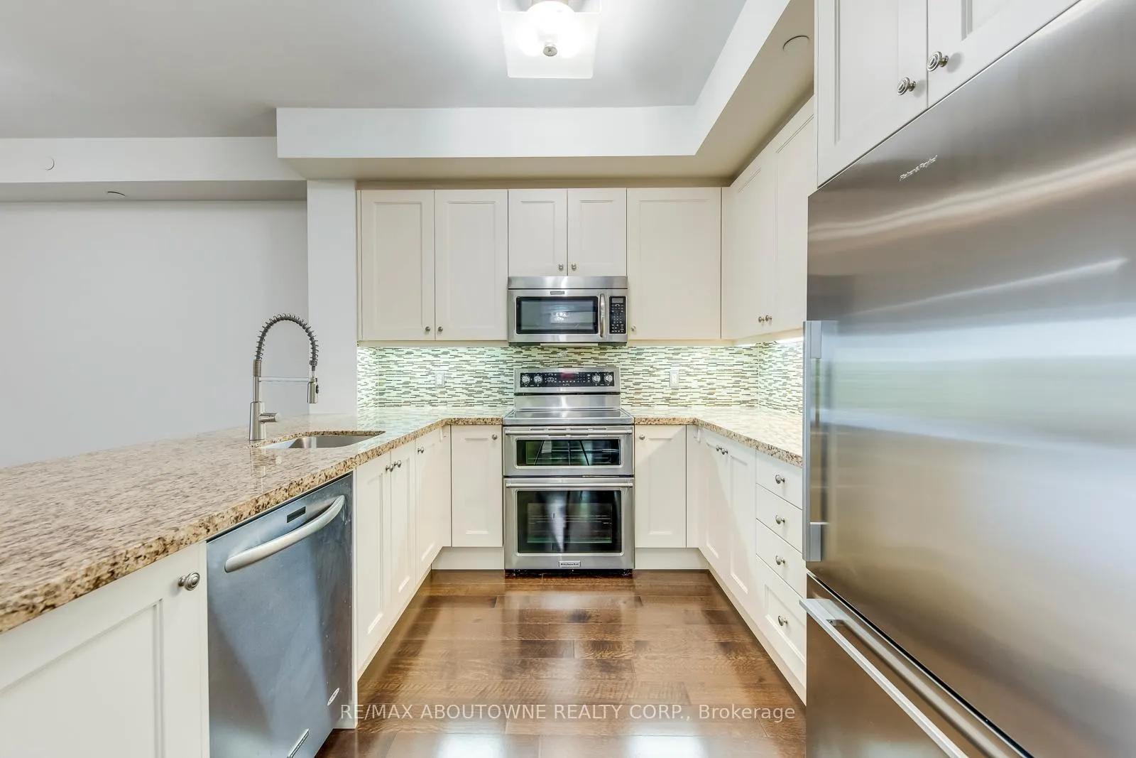 Photo 7 of Unit 629, 1 Old Mill Drive, Toronto, High Park-Swansea — HOMEH
