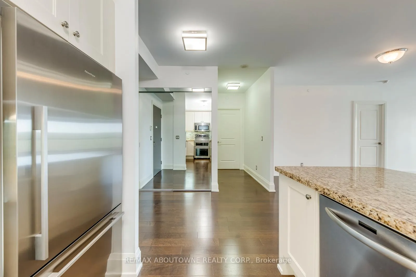 Photo 9 of Unit 629, 1 Old Mill Drive, Toronto, High Park-Swansea — HOMEH