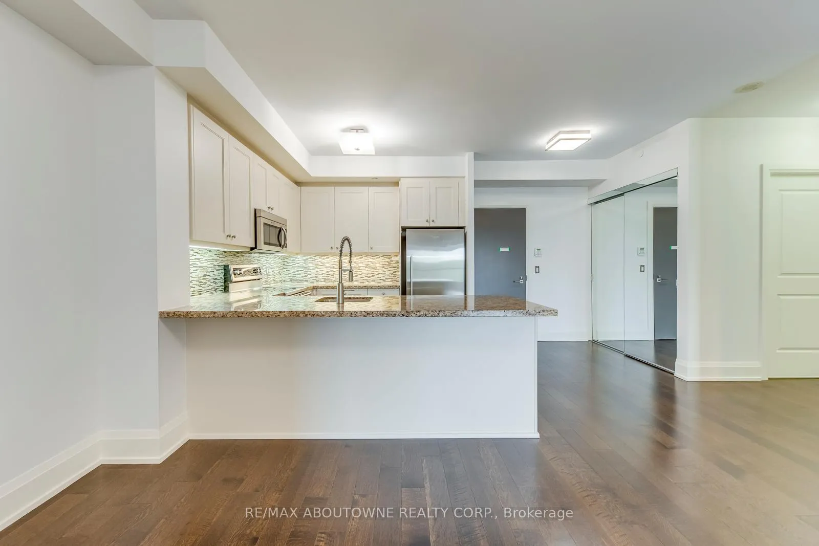 Photo 10 of Unit 629, 1 Old Mill Drive, Toronto, High Park-Swansea — HOMEH