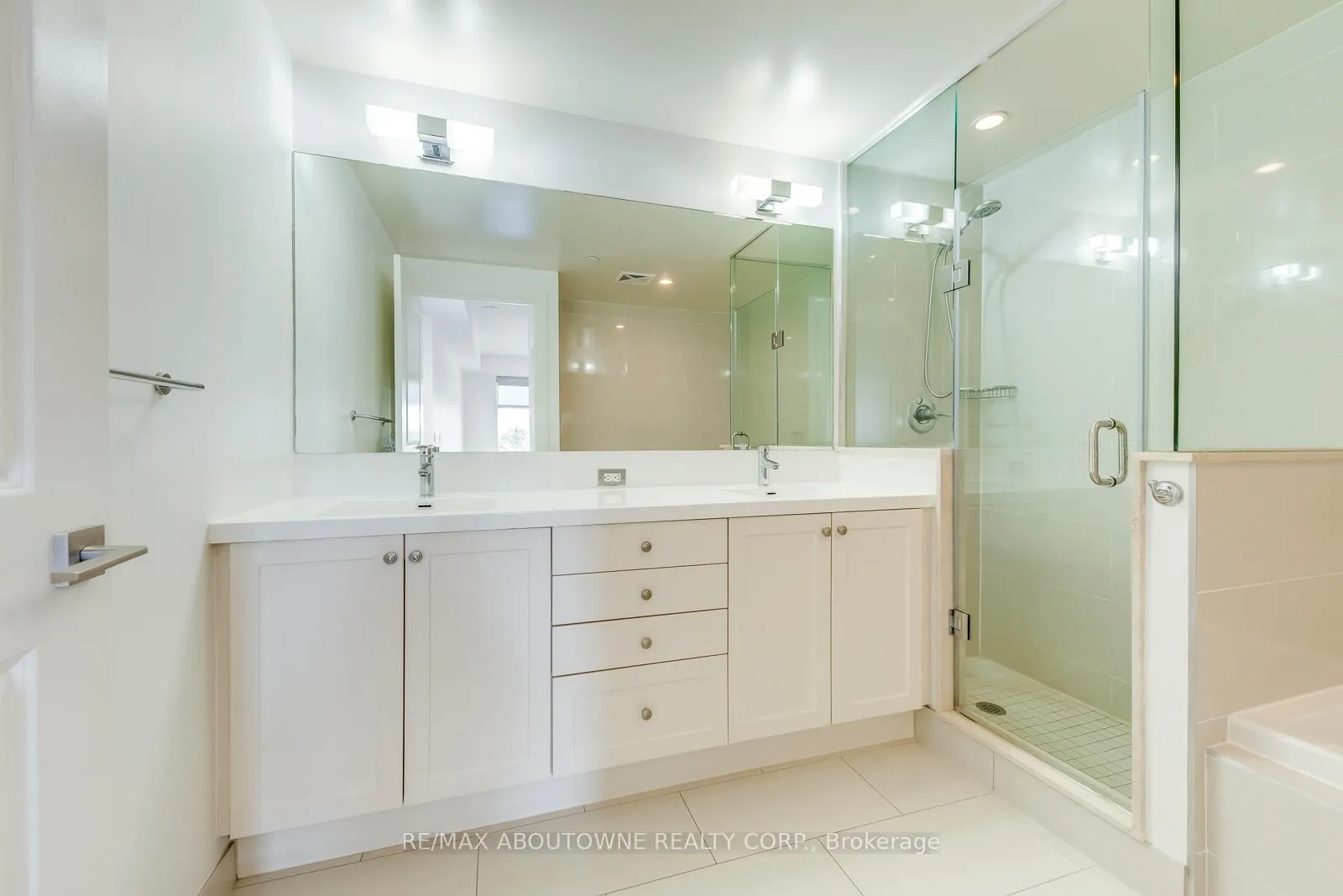 Photo 24 of Unit 629, 1 Old Mill Drive, Toronto, High Park-Swansea — HOMEH