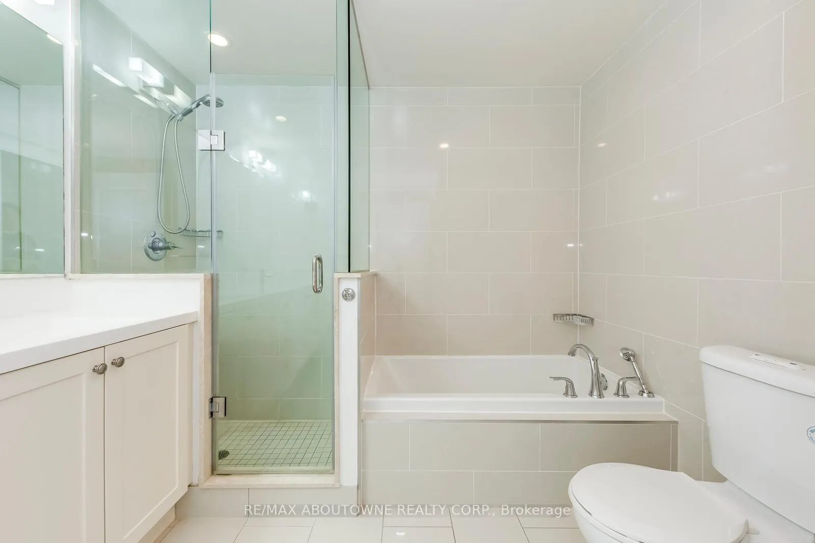 Photo 25 of Unit 629, 1 Old Mill Drive, Toronto, High Park-Swansea — HOMEH
