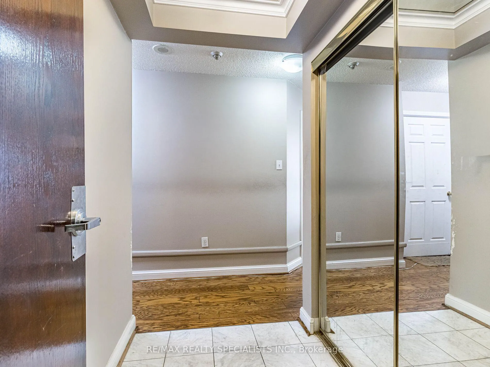 Photo 11 of Unit 210, 22 Hanover Road, Brampton, Queen Street Corridor — HOMEH