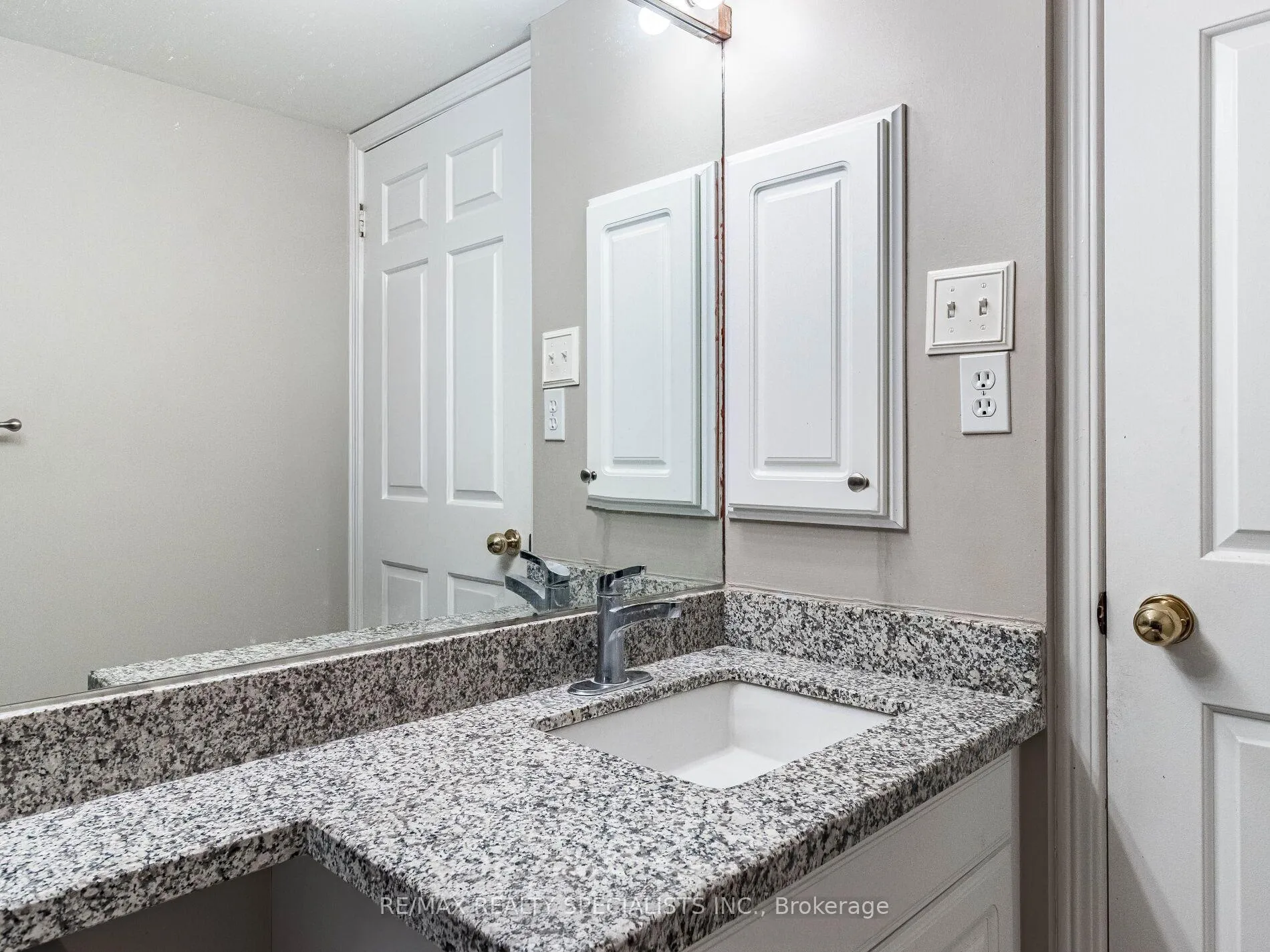 Photo 22 of Unit 210, 22 Hanover Road, Brampton, Queen Street Corridor — HOMEH