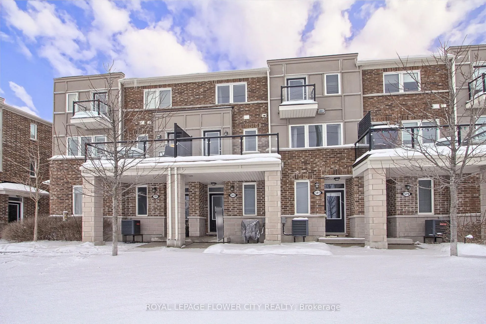 Photo 2 of 583 Goldenrod Lane, Kitchener — HOMEH