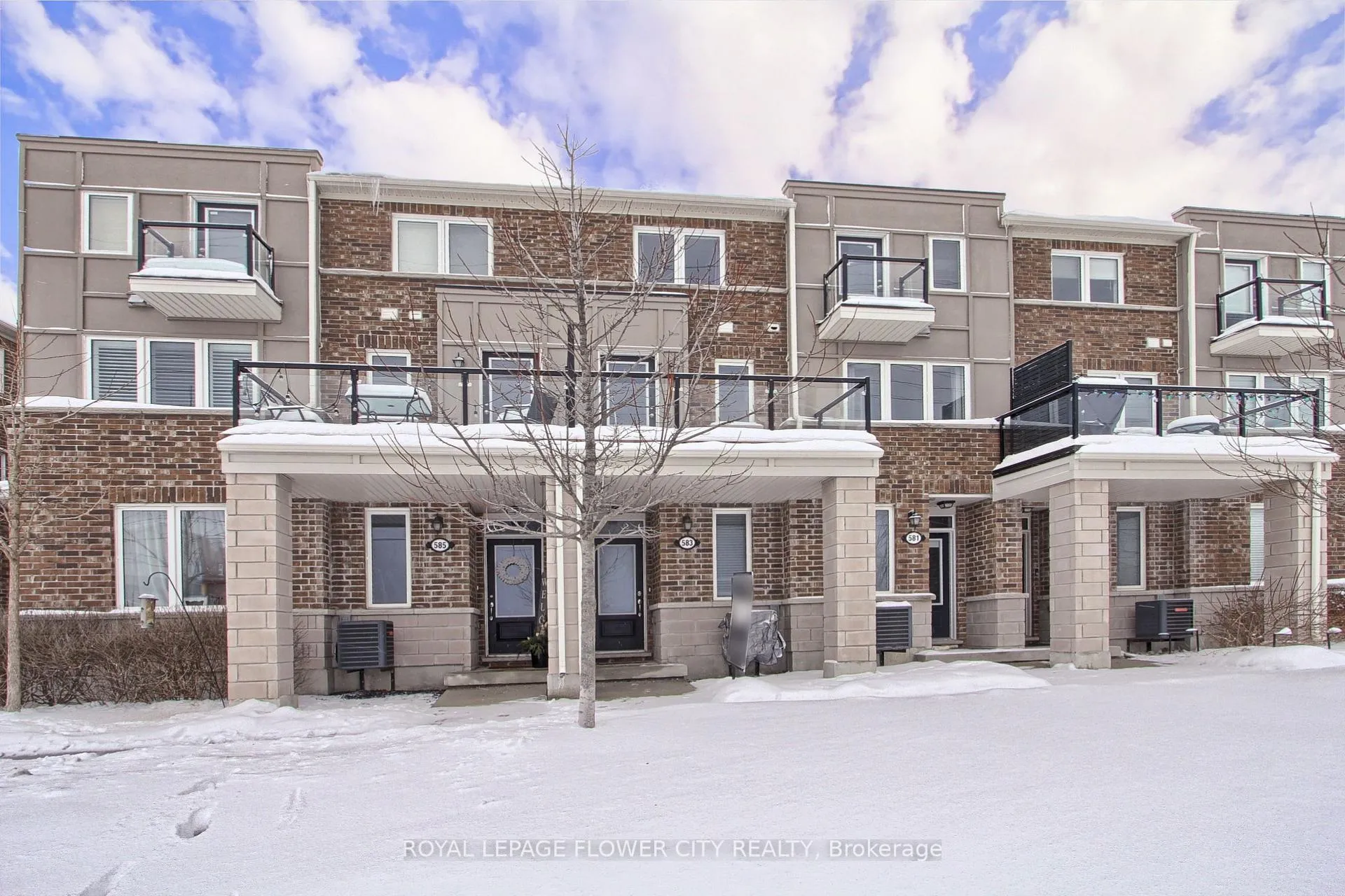 Photo 3 of 583 Goldenrod Lane, Kitchener — HOMEH