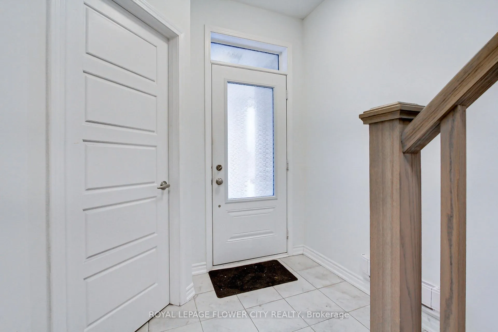 Photo 5 of 583 Goldenrod Lane, Kitchener — HOMEH