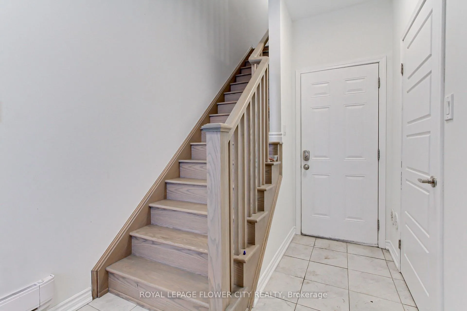 Photo 6 of 583 Goldenrod Lane, Kitchener — HOMEH