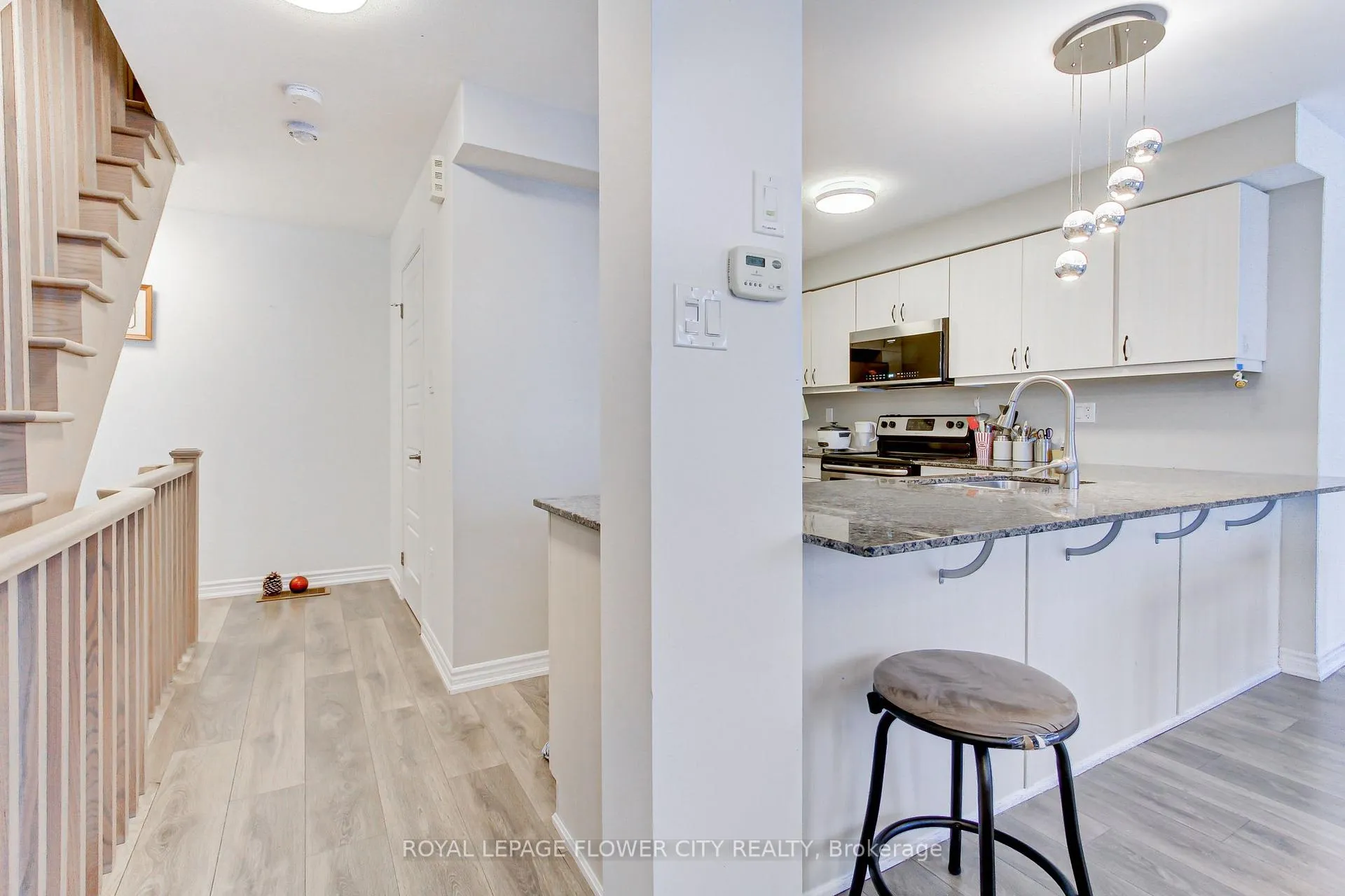 Photo 9 of 583 Goldenrod Lane, Kitchener — HOMEH