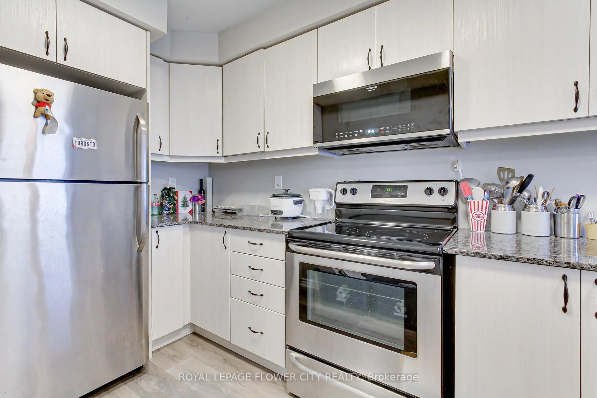 Photo 12 of 583 Goldenrod Lane, Kitchener — HOMEH