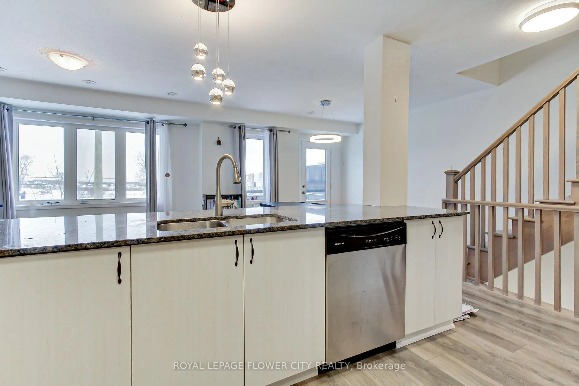 Photo 13 of 583 Goldenrod Lane, Kitchener — HOMEH