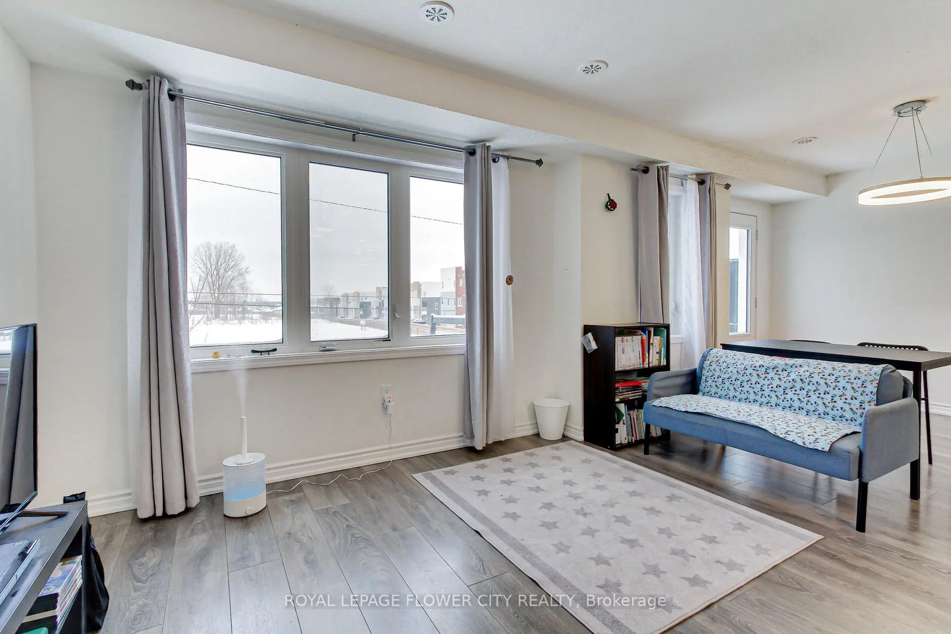 Photo 16 of 583 Goldenrod Lane, Kitchener — HOMEH