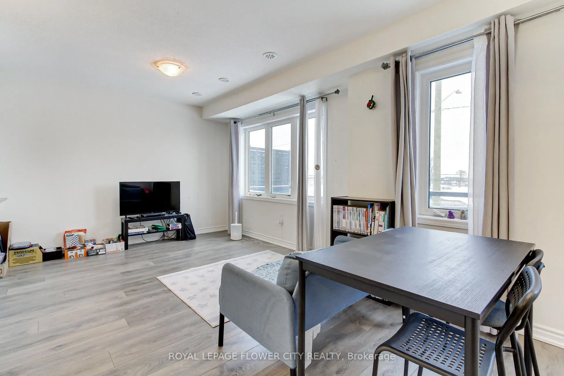 Photo 17 of 583 Goldenrod Lane, Kitchener — HOMEH