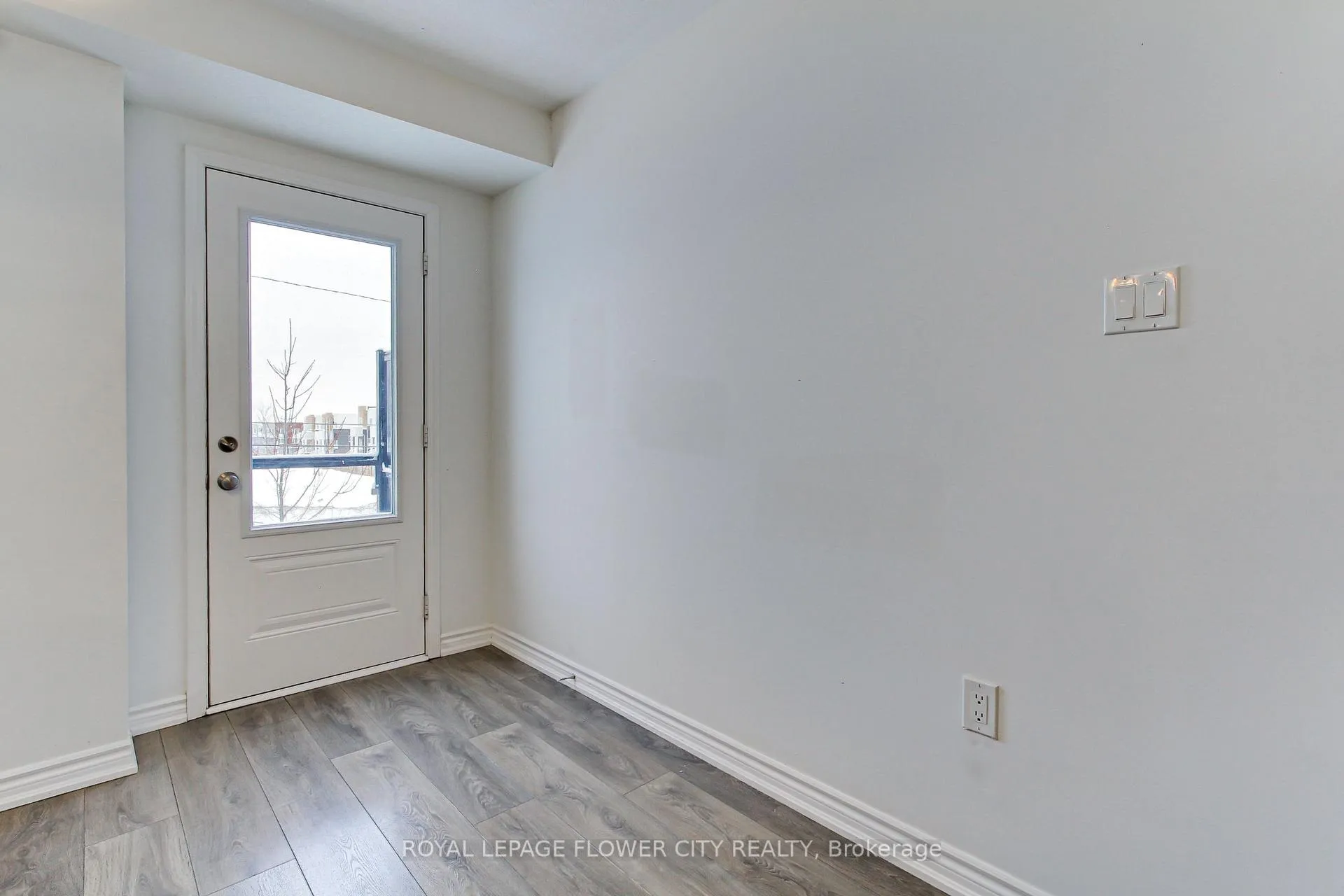 Photo 18 of 583 Goldenrod Lane, Kitchener — HOMEH