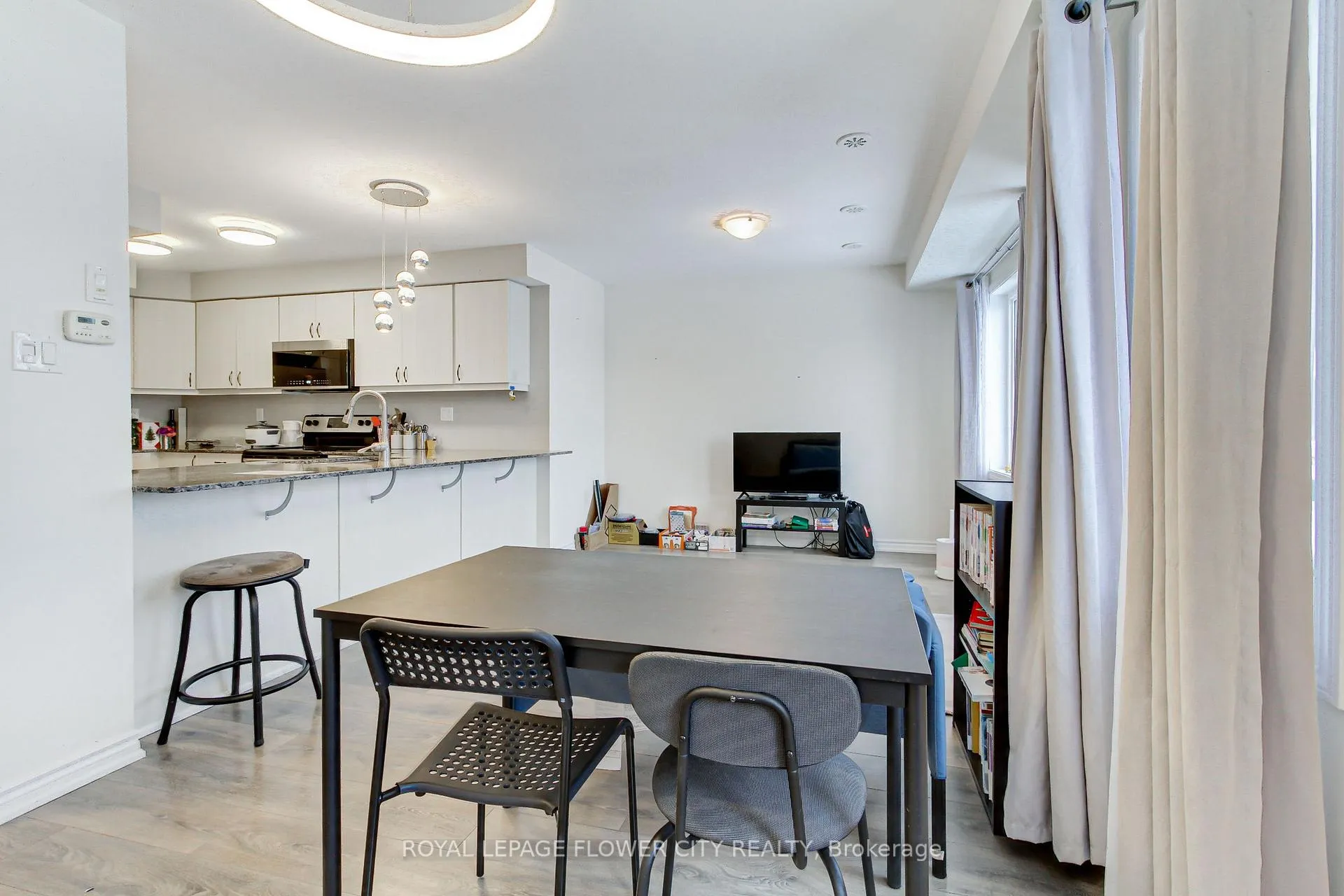 Photo 21 of 583 Goldenrod Lane, Kitchener — HOMEH
