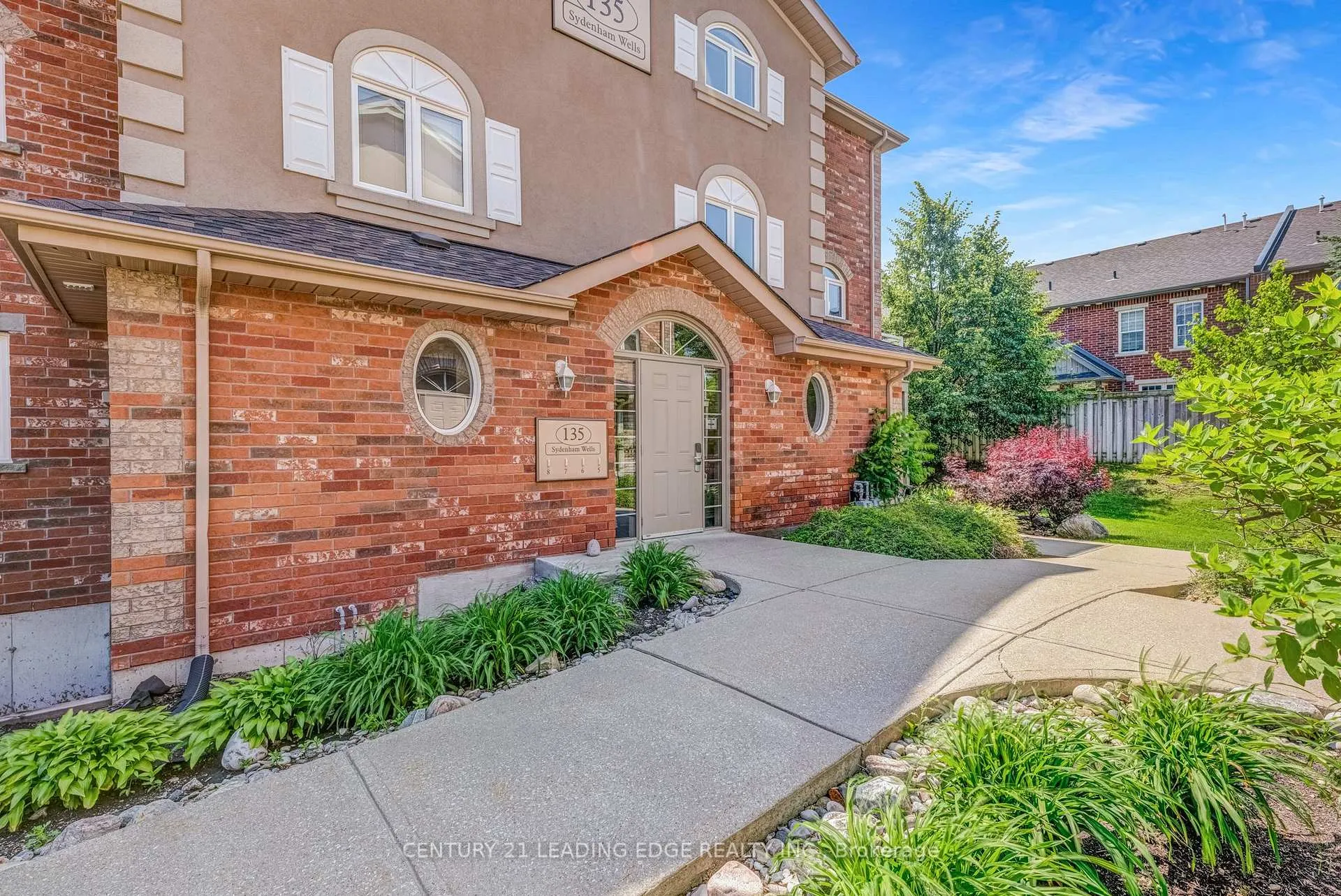 Photo 2 of 135 Syndenham Wells, Barrie, Georgian Drive — HOMEH