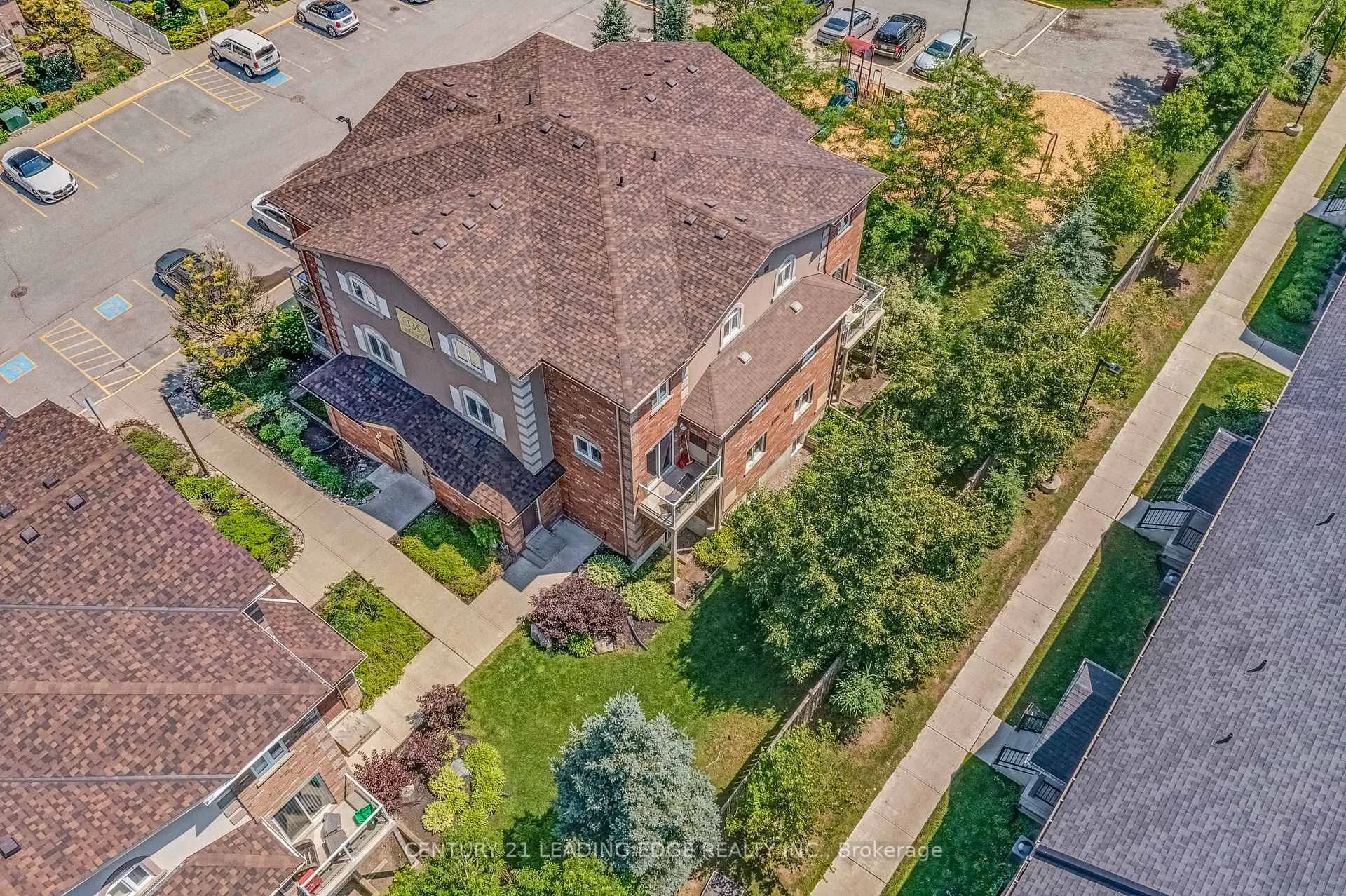 Photo 32 of 135 Syndenham Wells, Barrie, Georgian Drive — HOMEH