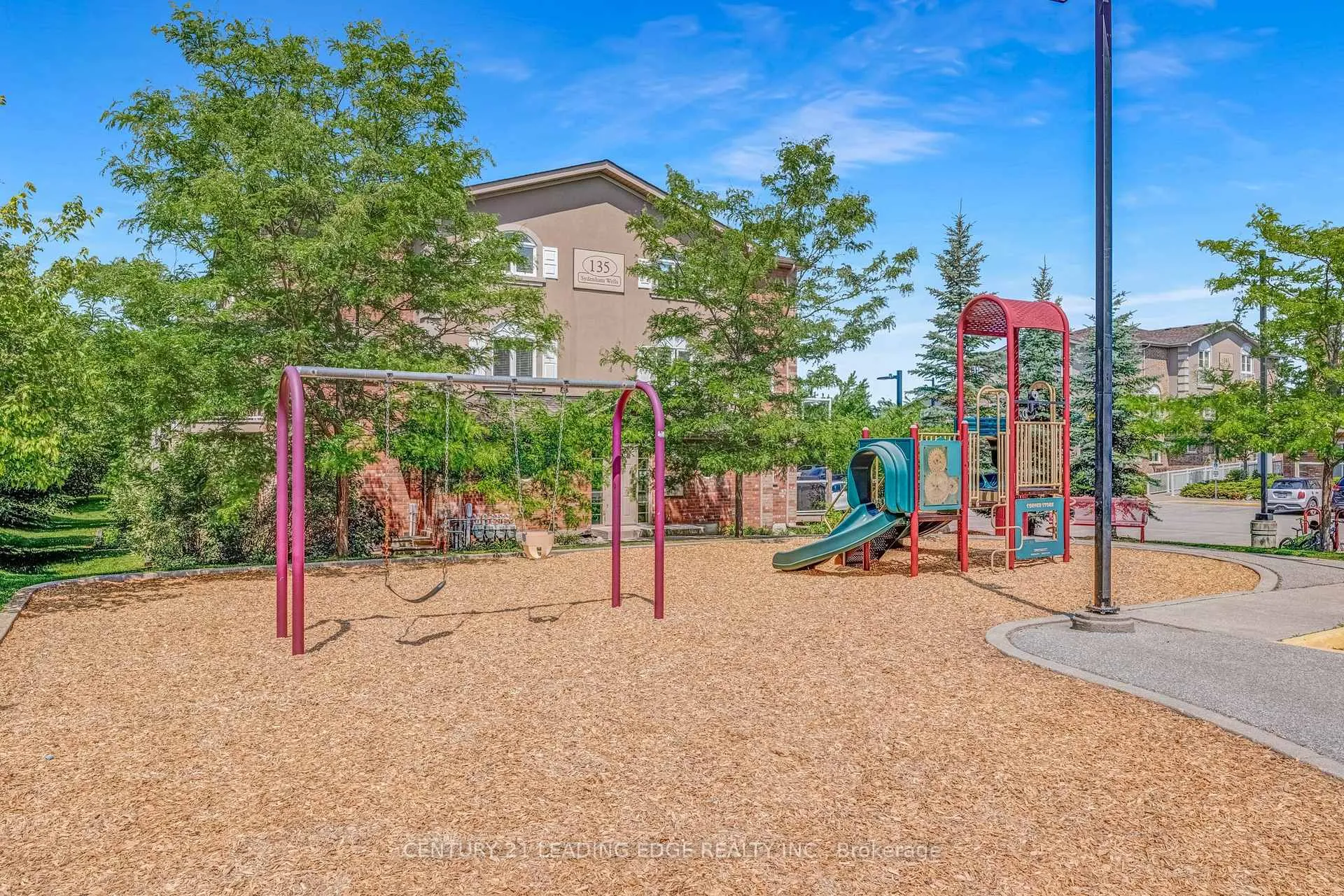 Photo 33 of 135 Syndenham Wells, Barrie, Georgian Drive — HOMEH