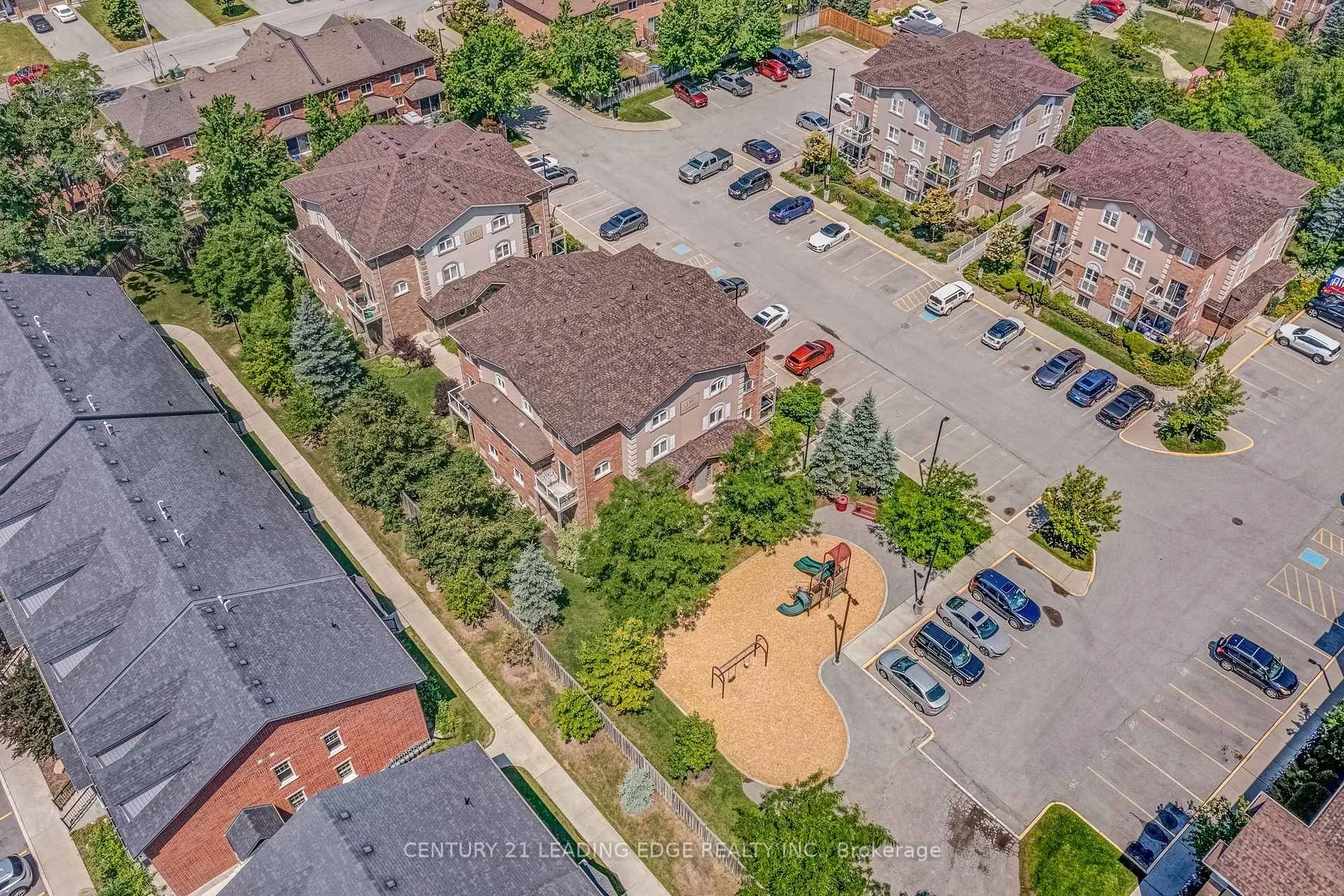 Photo 34 of 135 Syndenham Wells, Barrie, Georgian Drive — HOMEH