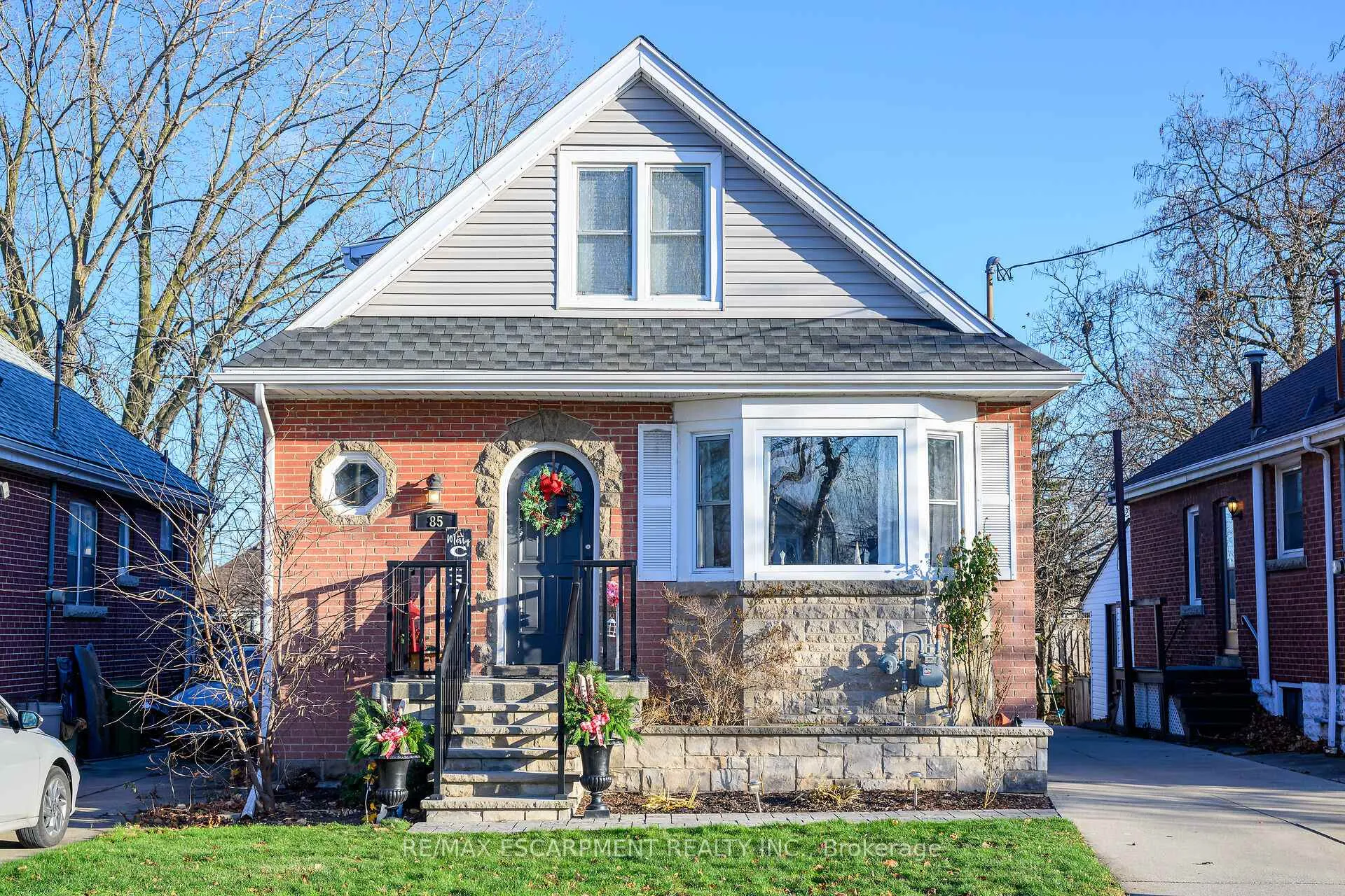 Photo 2 of 85 Barons Avenue S, Hamilton, Bartonville — HOMEH