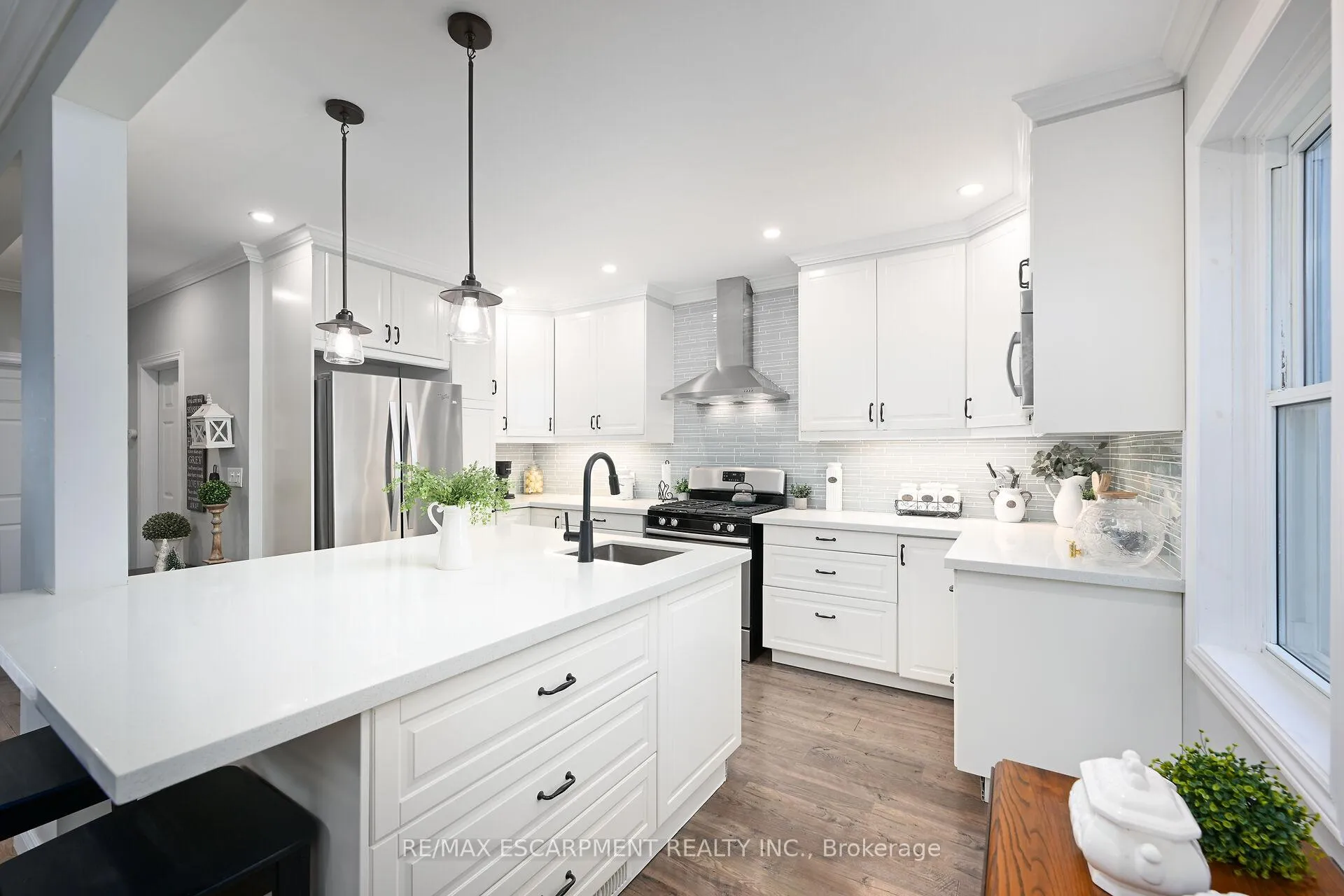 Photo 10 of 85 Barons Avenue S, Hamilton, Bartonville — HOMEH