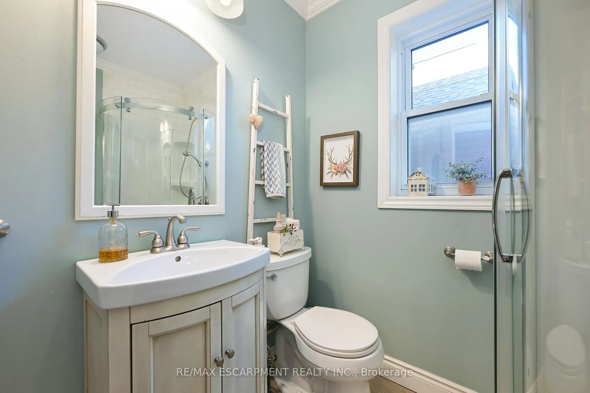 Photo 20 of 85 Barons Avenue S, Hamilton, Bartonville — HOMEH
