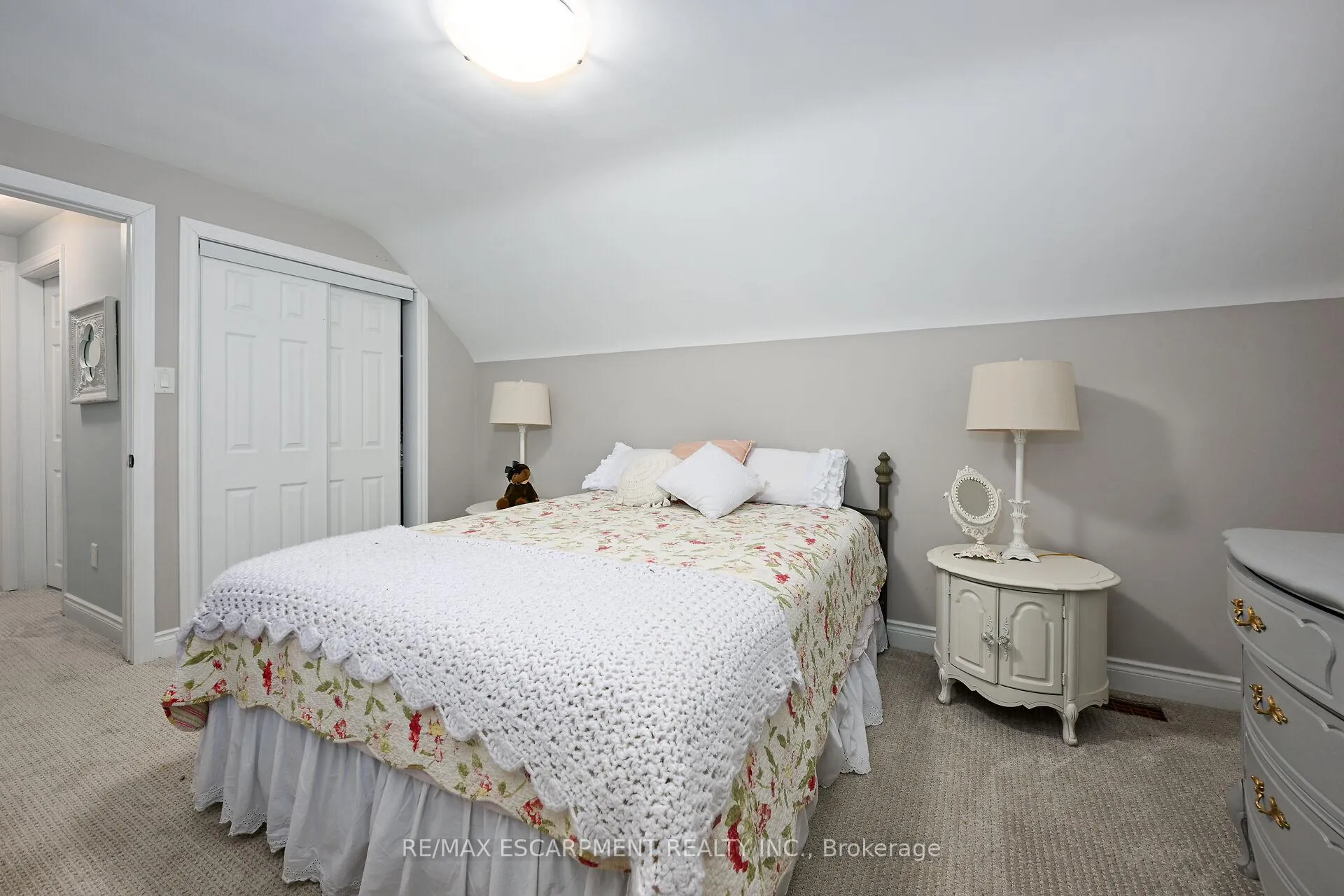 Photo 24 of 85 Barons Avenue S, Hamilton, Bartonville — HOMEH