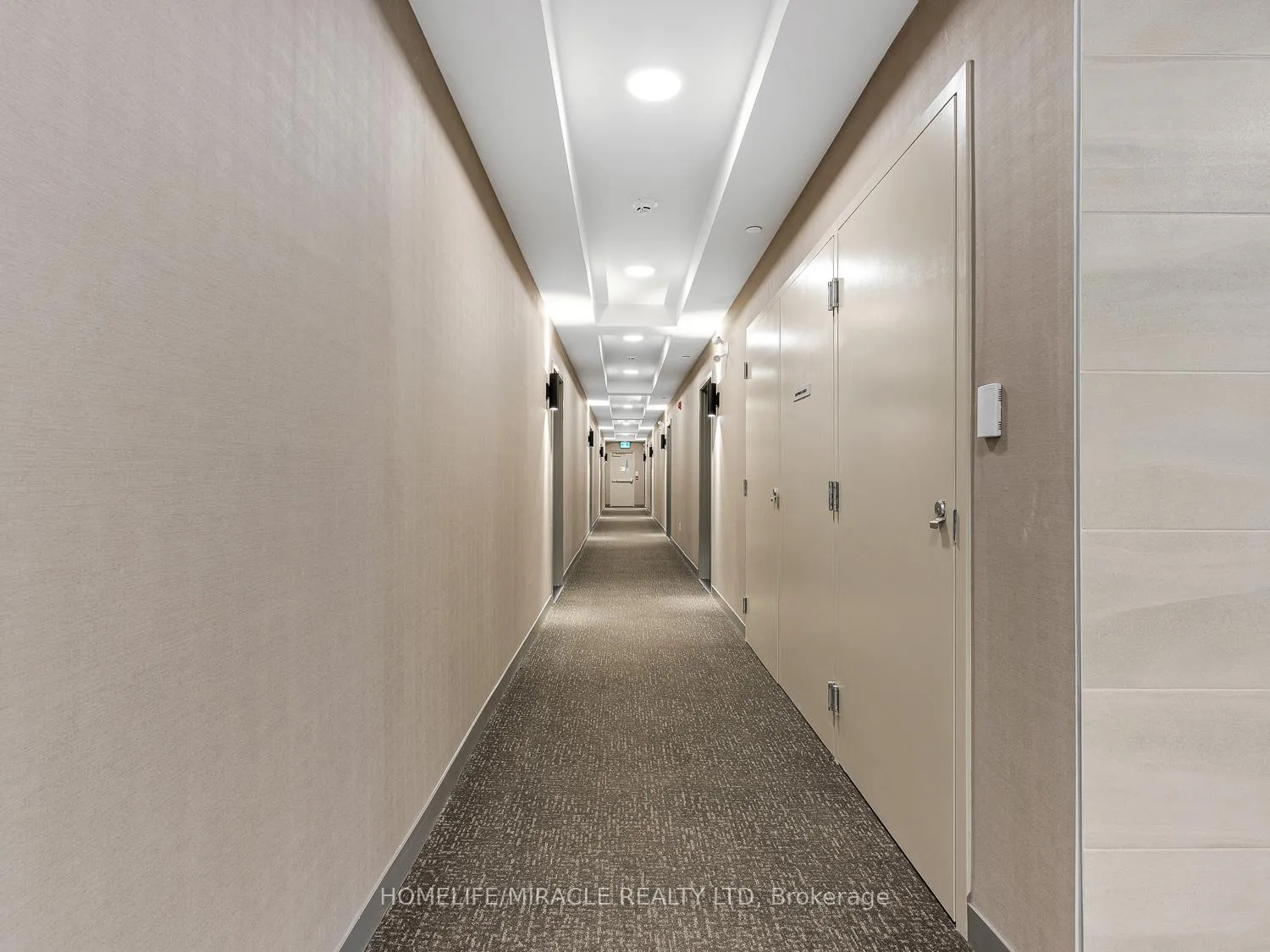 Photo 5 of Unit 114, 62 Sky Harbour Drive, Brampton, Bram West — HOMEH