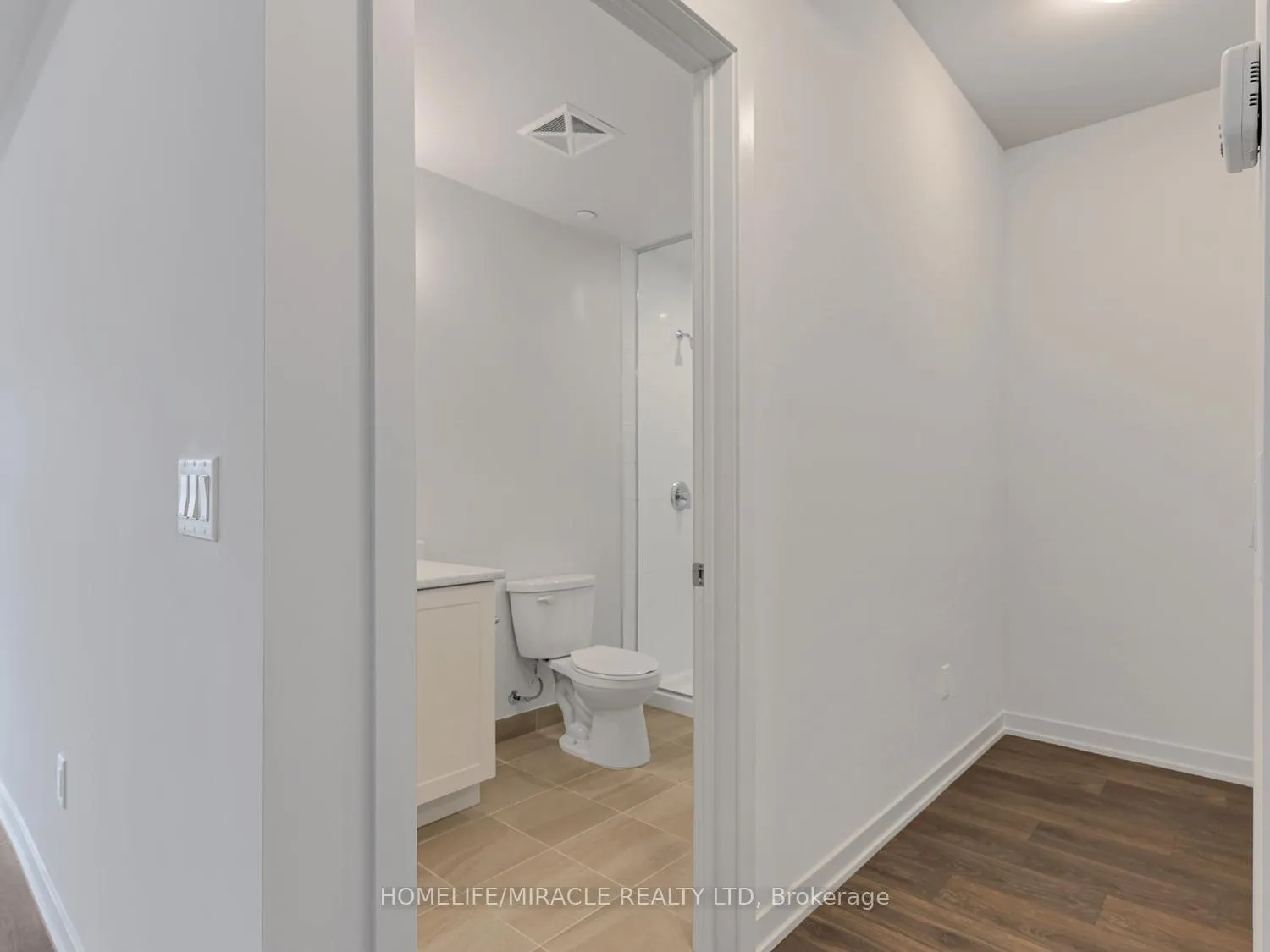 Photo 10 of Unit 114, 62 Sky Harbour Drive, Brampton, Bram West — HOMEH