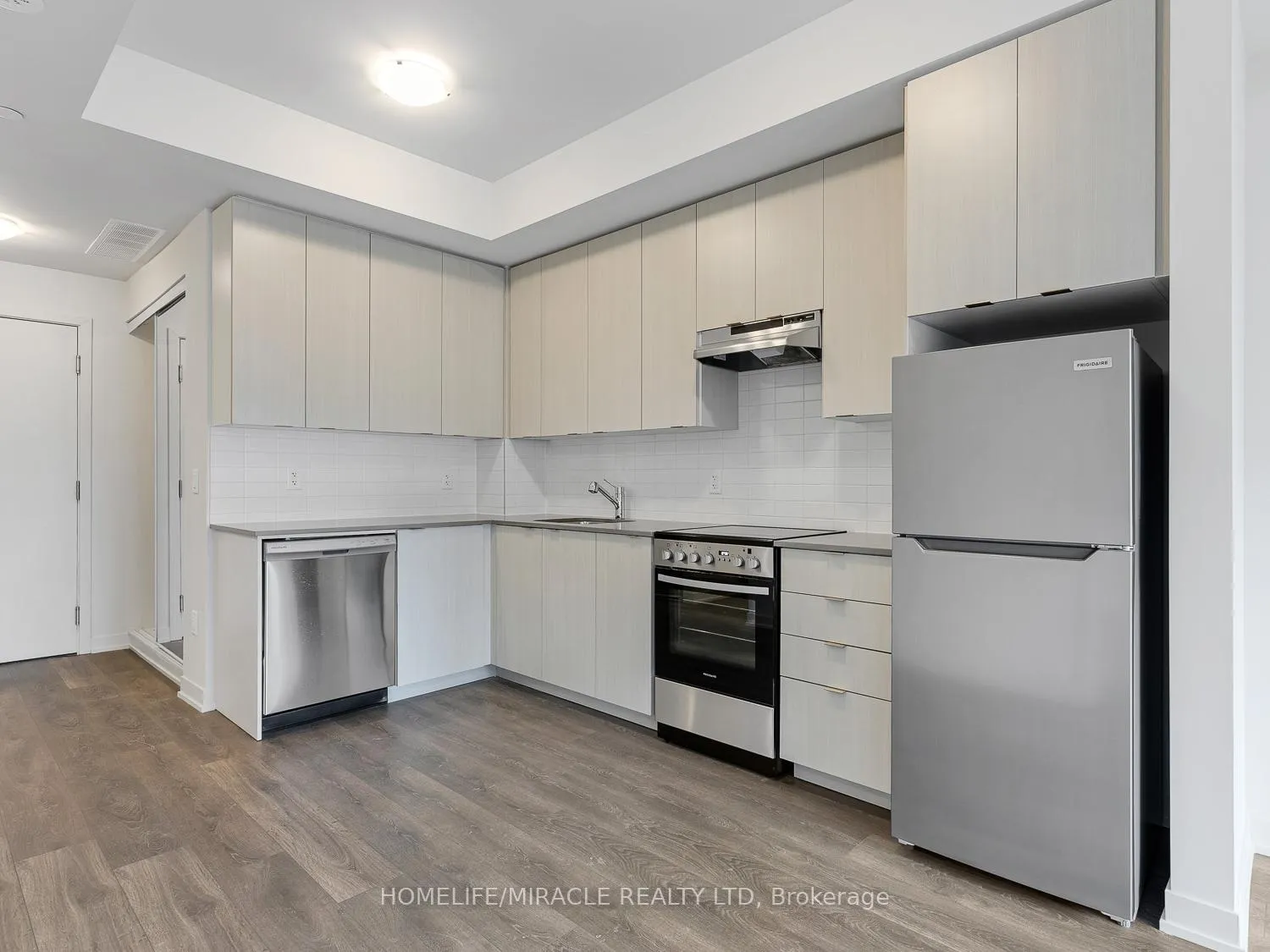 Photo 13 of Unit 114, 62 Sky Harbour Drive, Brampton, Bram West — HOMEH