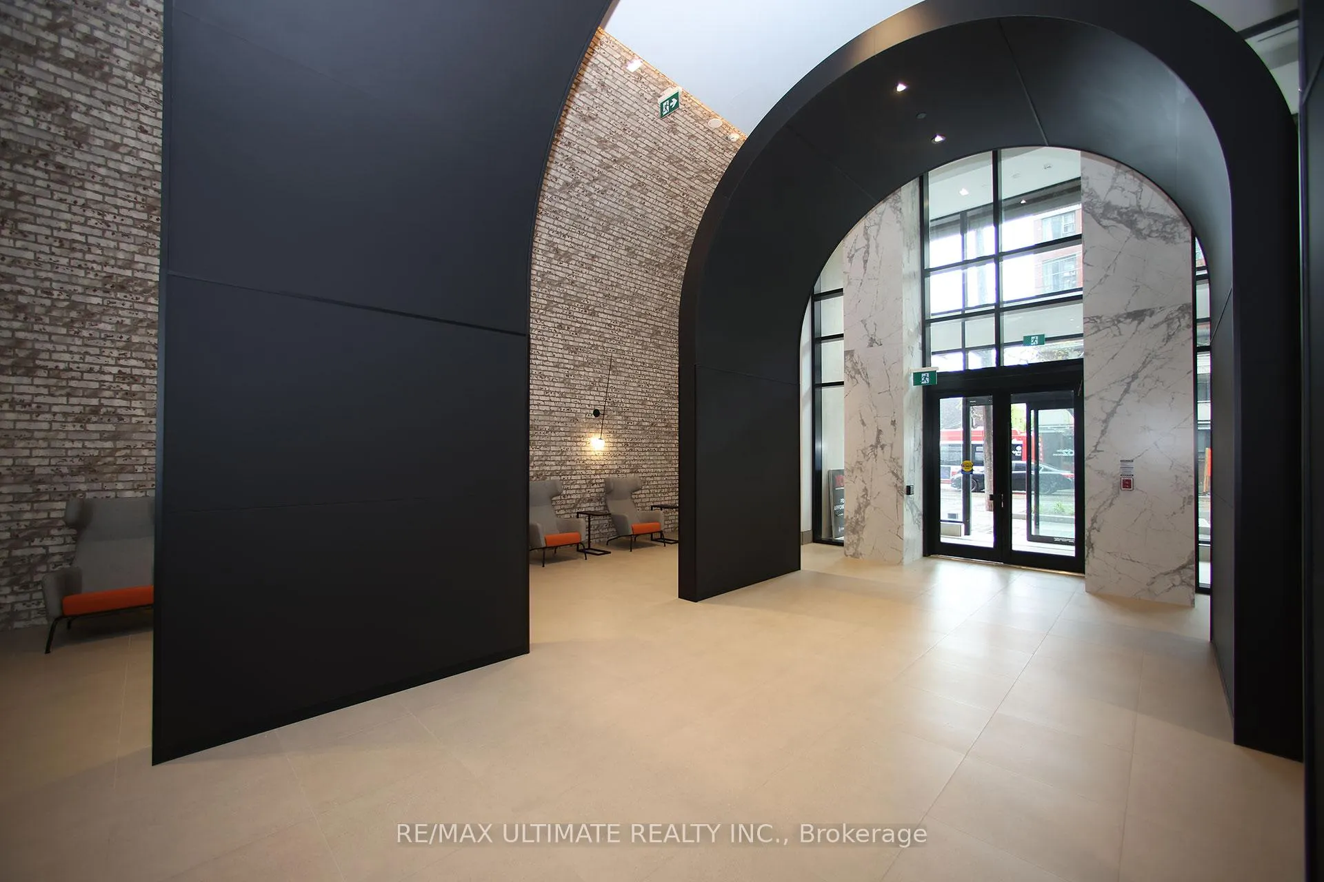 Photo 5 of Unit 816, 285 Dufferin Street, Toronto, South Parkdale — HOMEH