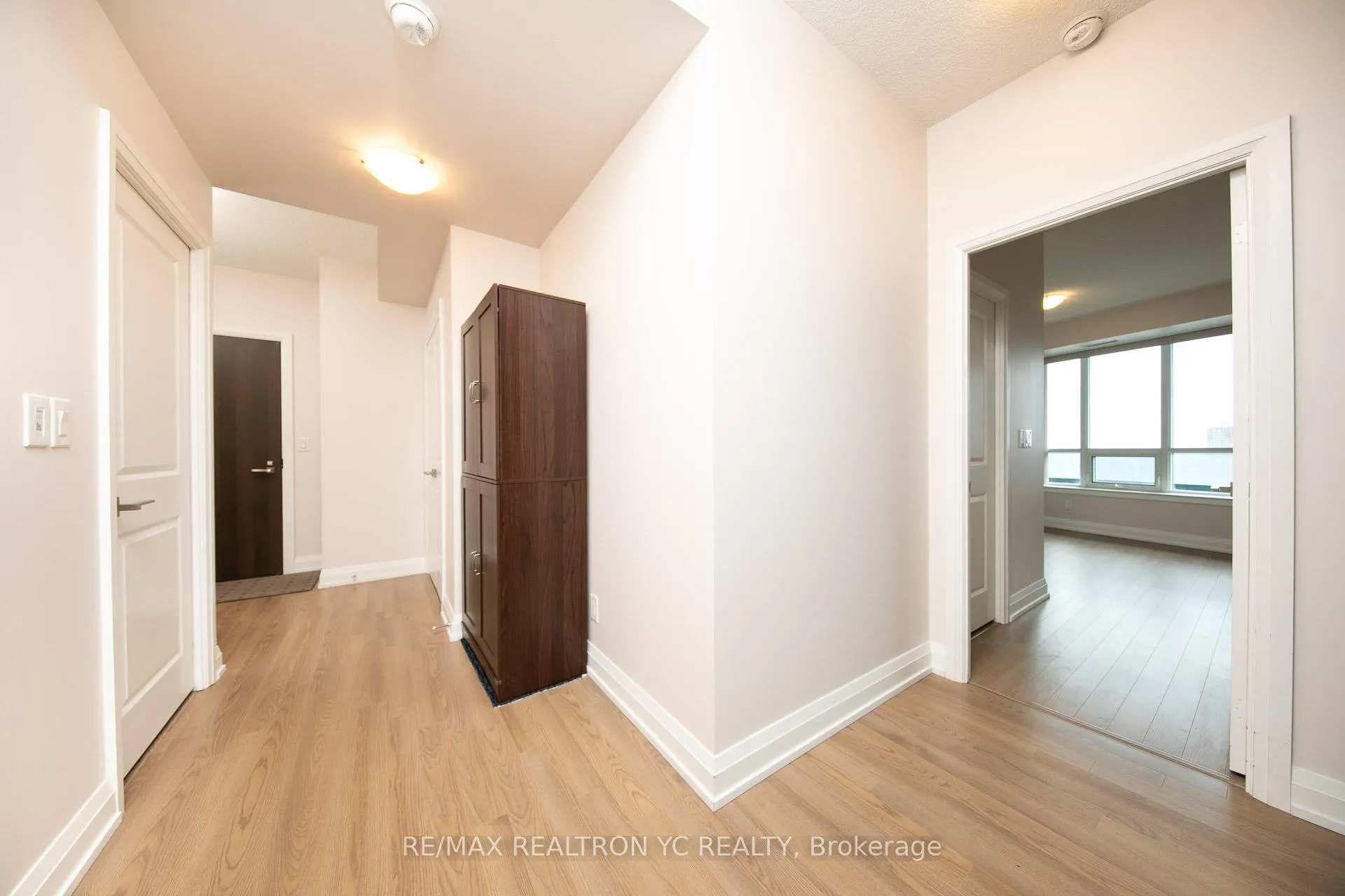 Photo 8 of Unit 2008, 7171 Yonge Street, Markham, Thornhill — HOMEH