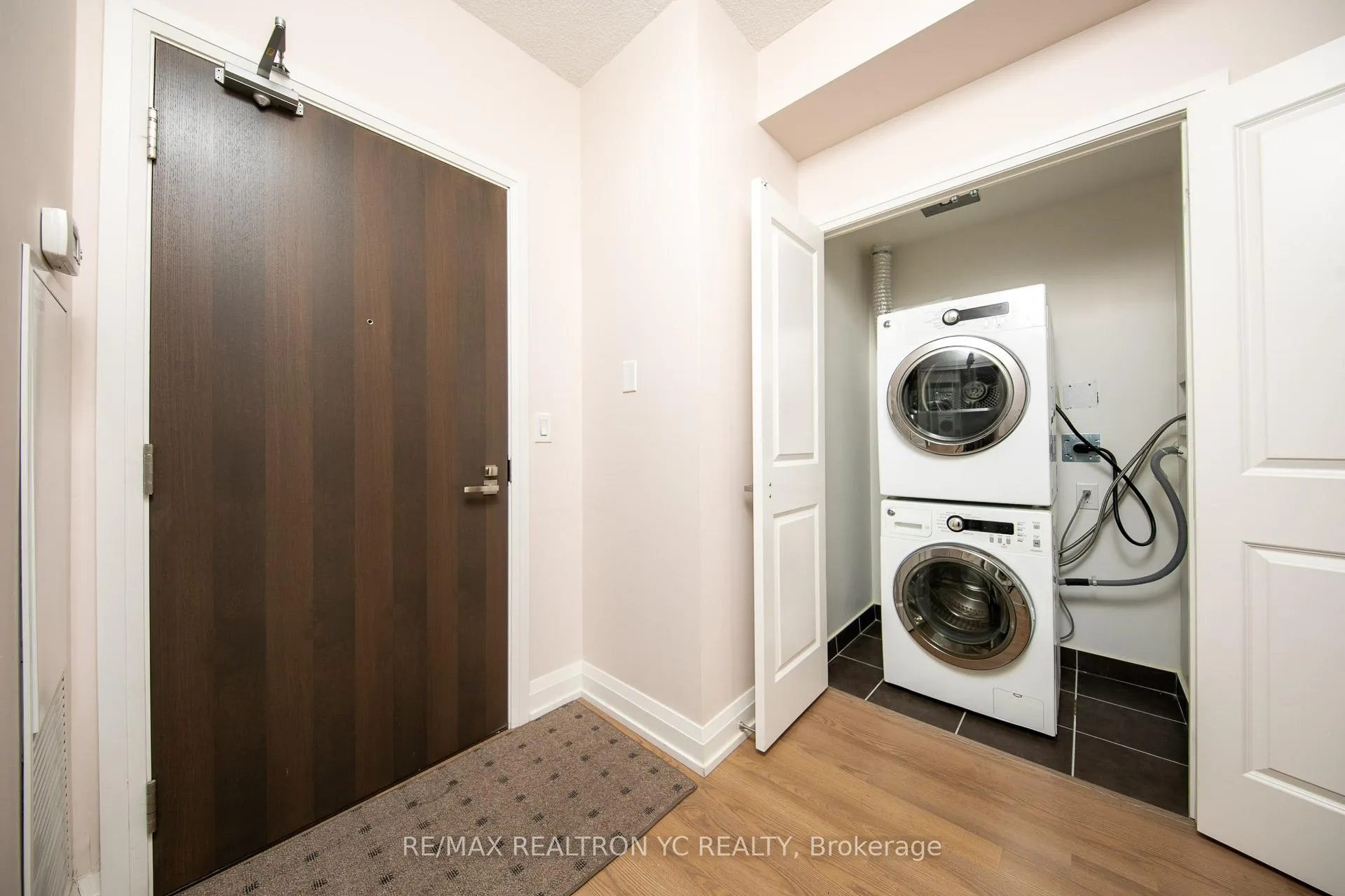 Photo 15 of Unit 2008, 7171 Yonge Street, Markham, Thornhill — HOMEH