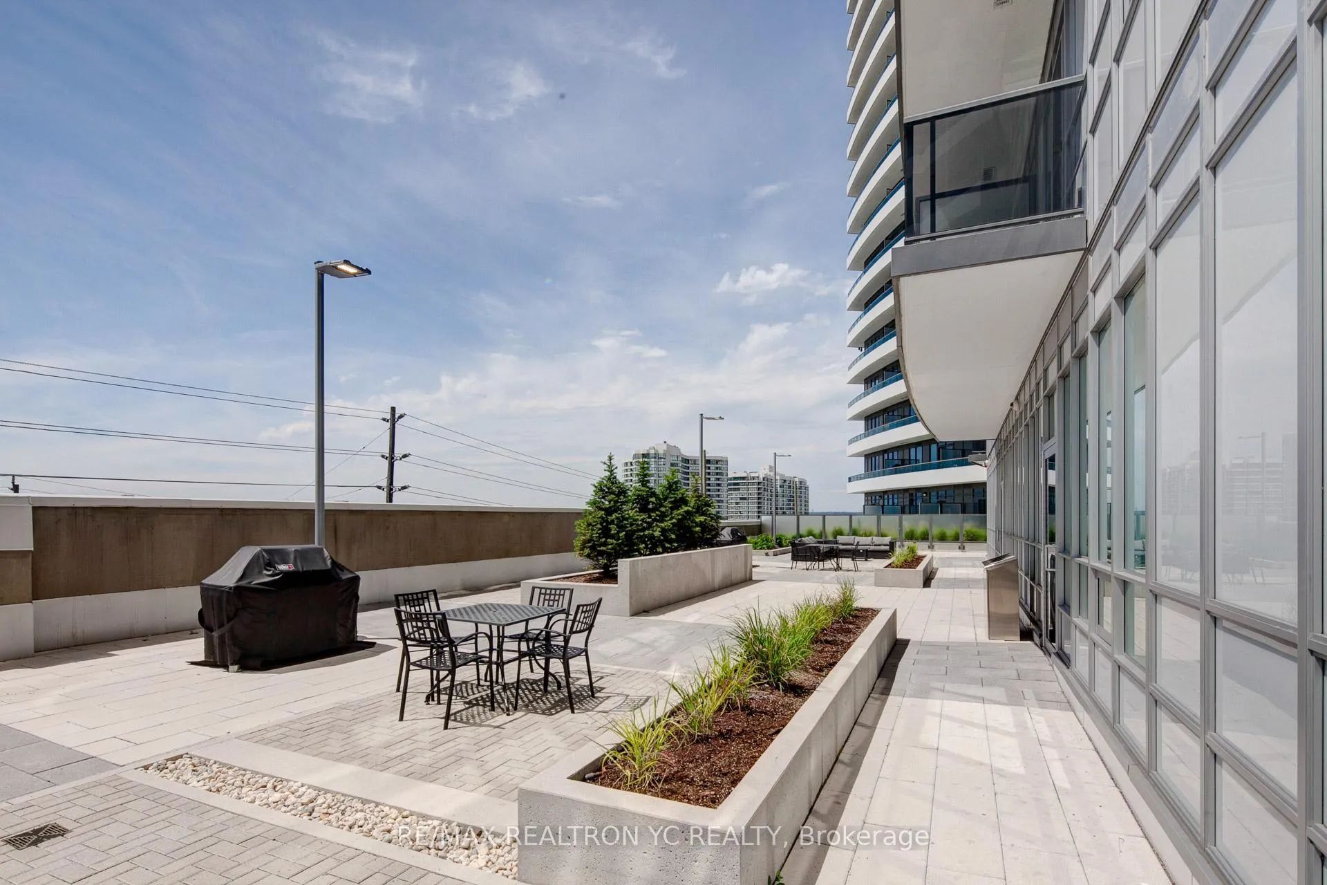 Photo 25 of Unit 2008, 7171 Yonge Street, Markham, Thornhill — HOMEH