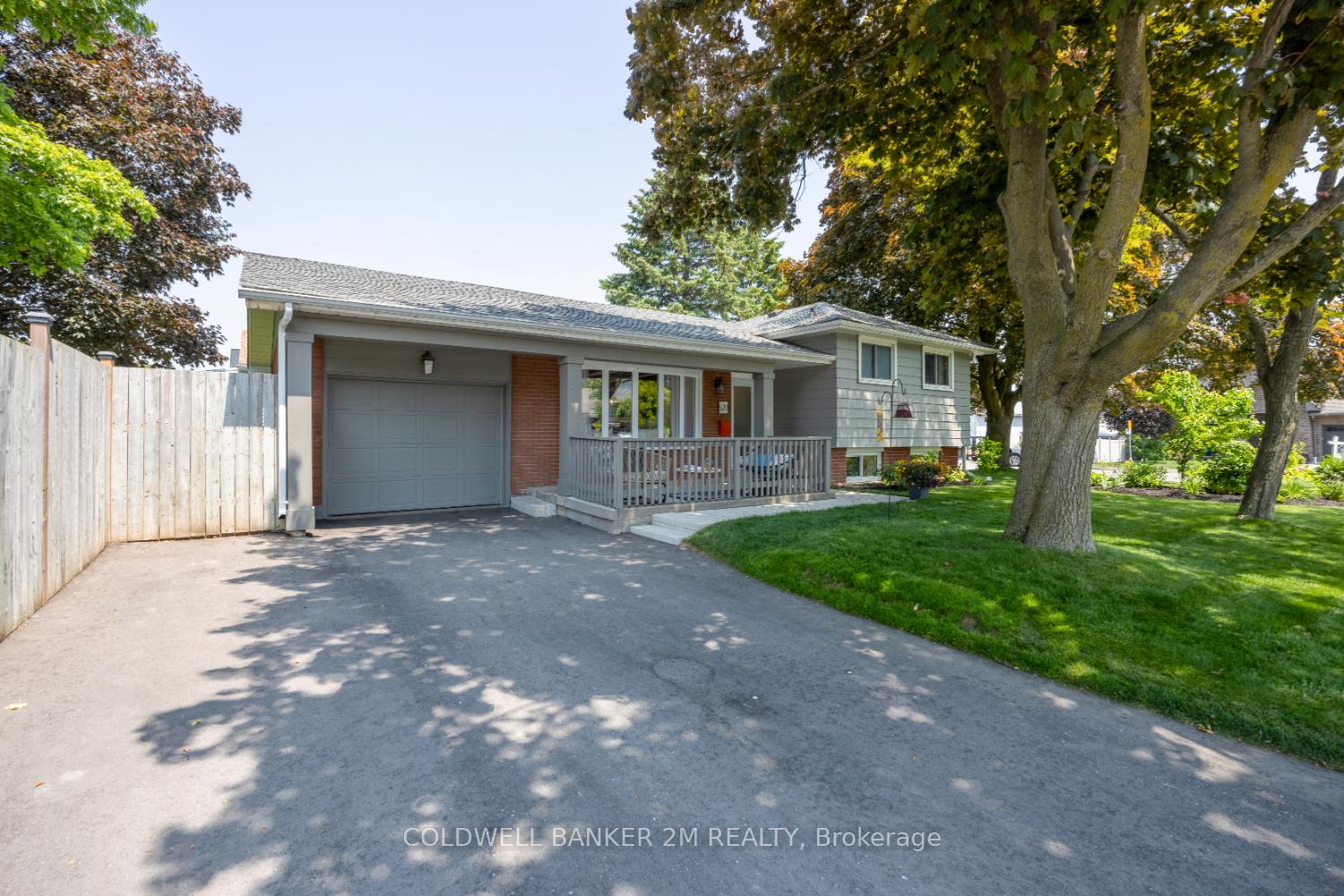 Photo 3 of 520 Carlisle Street, Cobourg — HOMEH