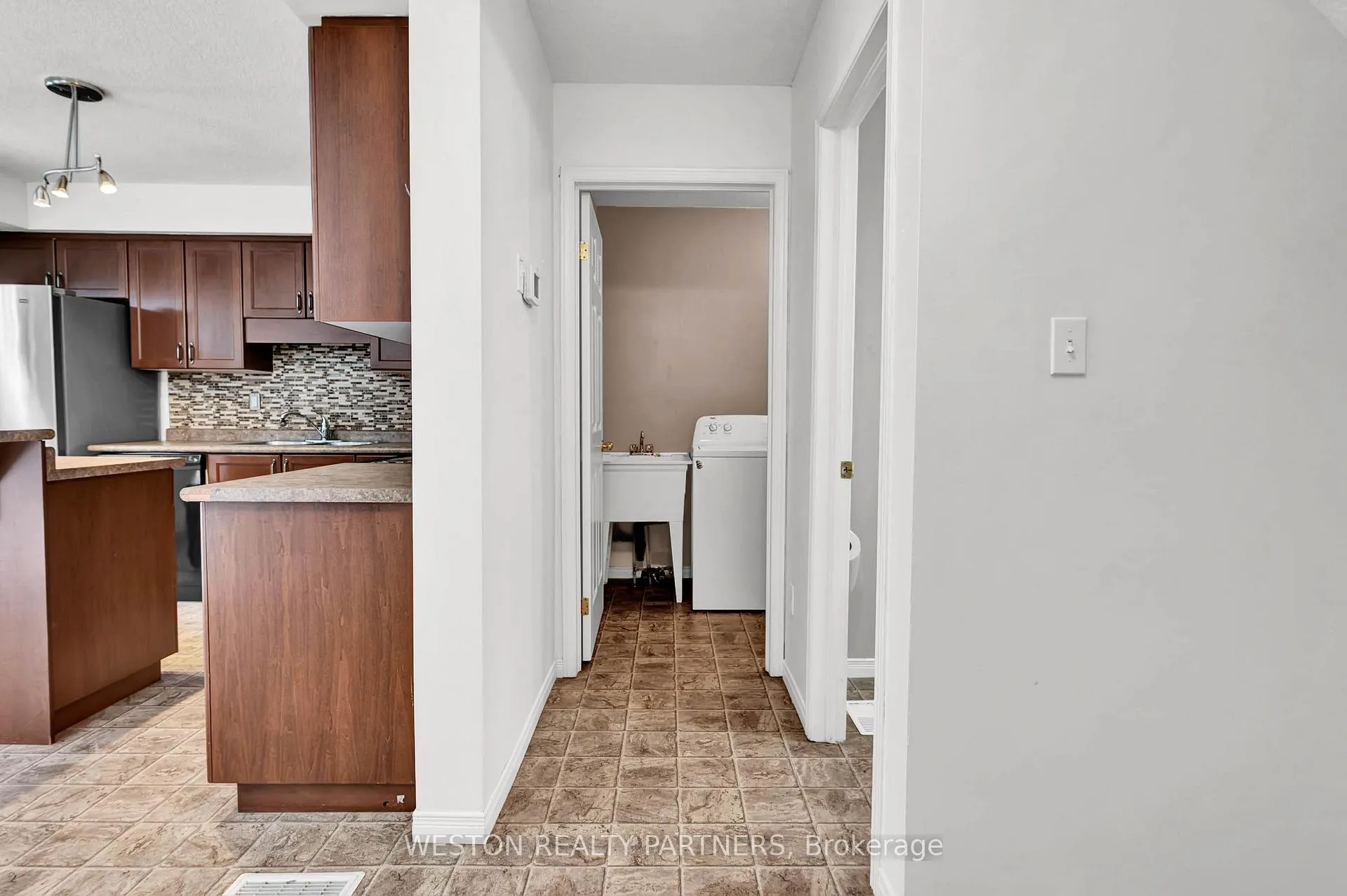 Photo 11 of Unit E32, 110 Activa Avenue E, Kitchener — HOMEH