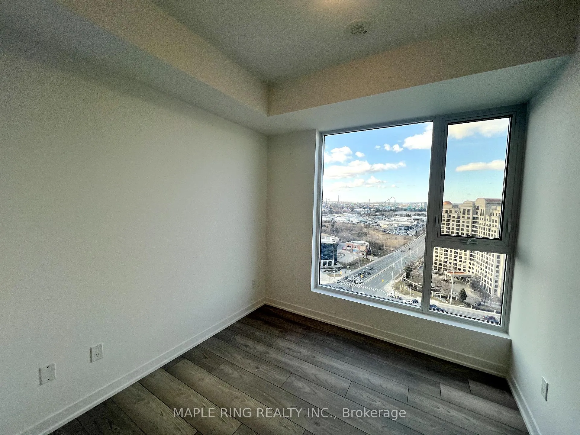 Photo 6 of Unit 1728, 498 Caldari Road, Vaughan, Concord — HOMEH